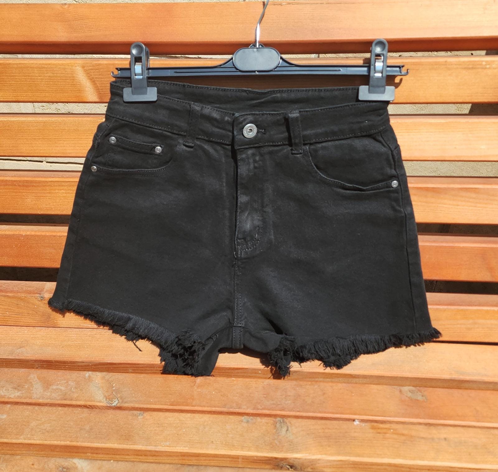 שורט גינס לייקרה