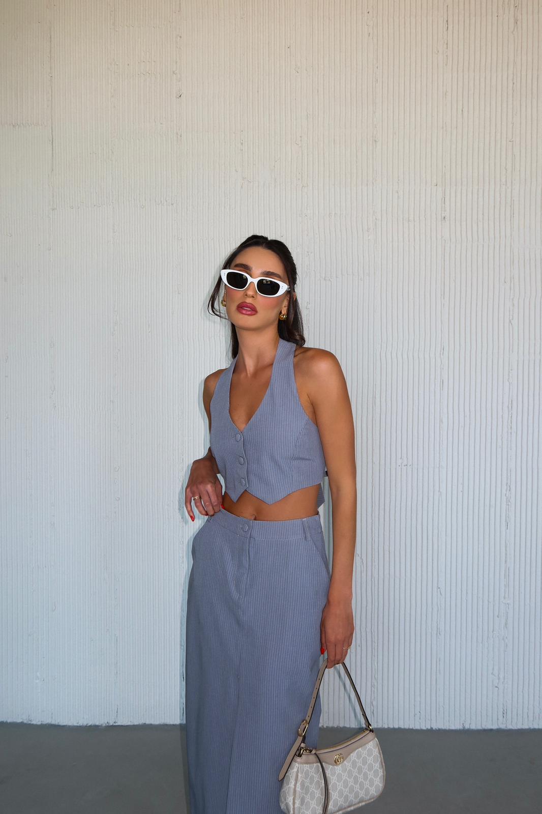 חליפת סוקי אפור