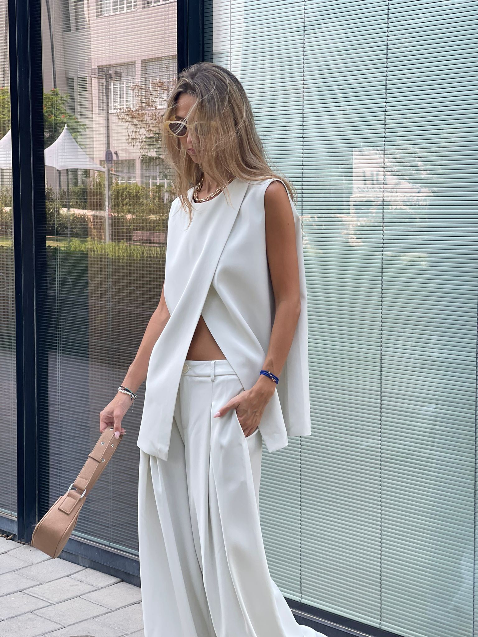 חליפת סאמי לבן