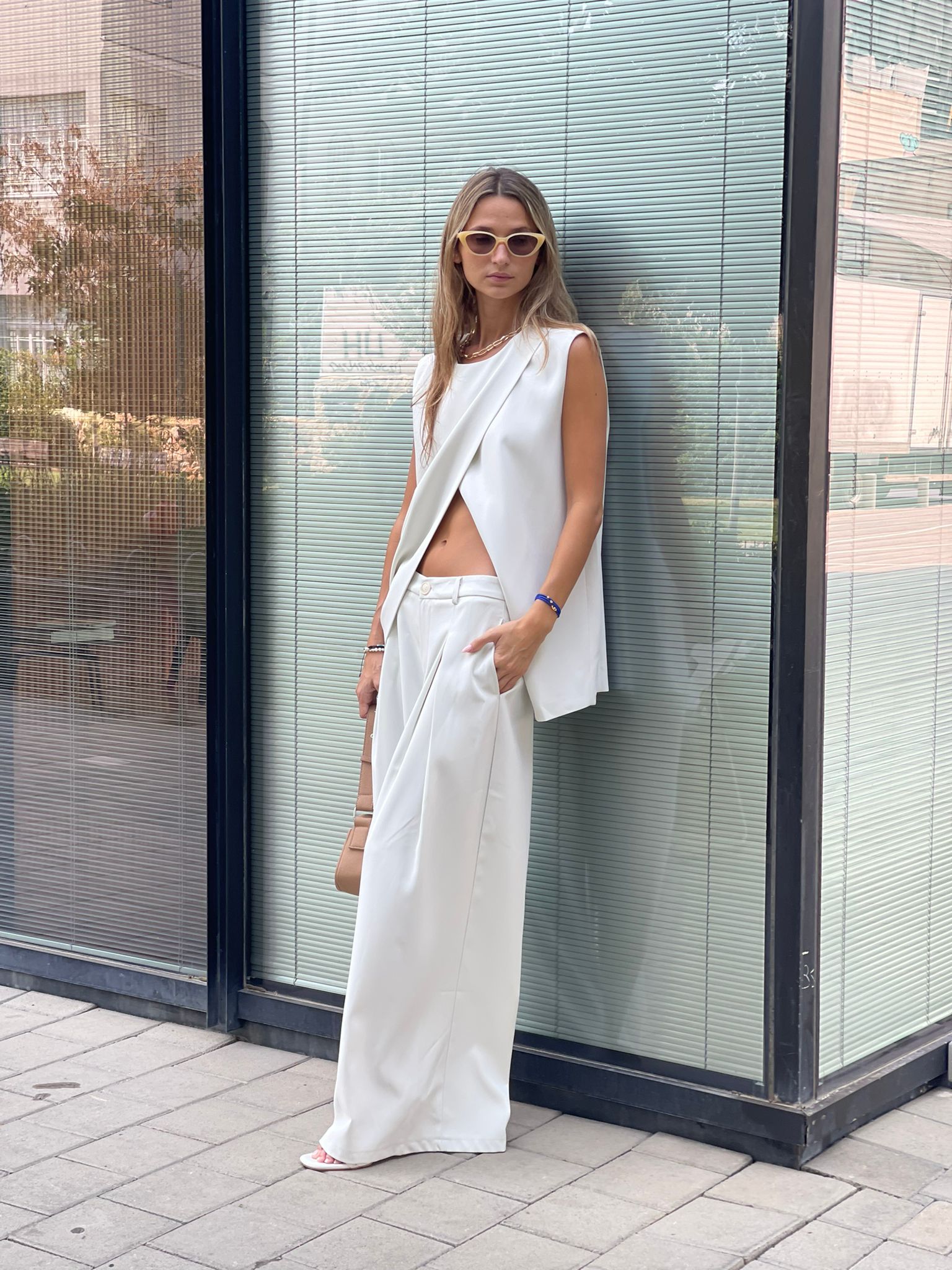 חליפת סאמי לבן