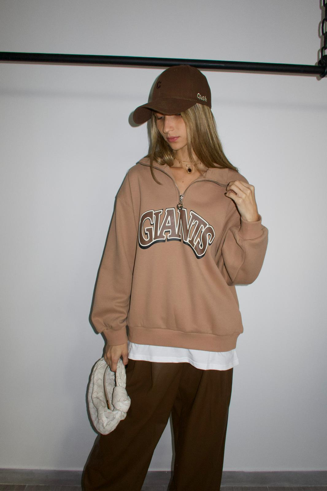 סווצ'ר אמילי חום