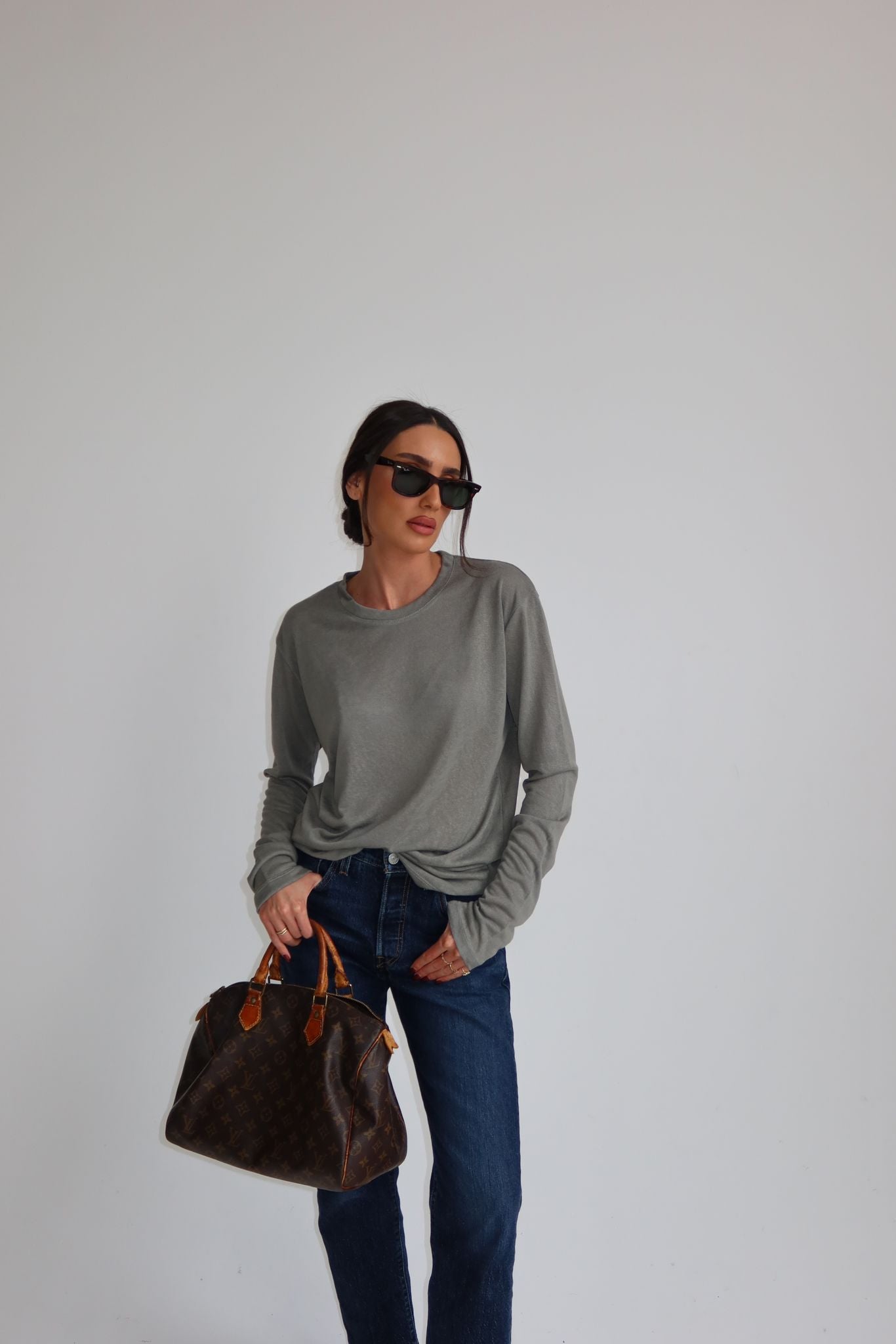 בייסיק פשתן צווארון ניקי