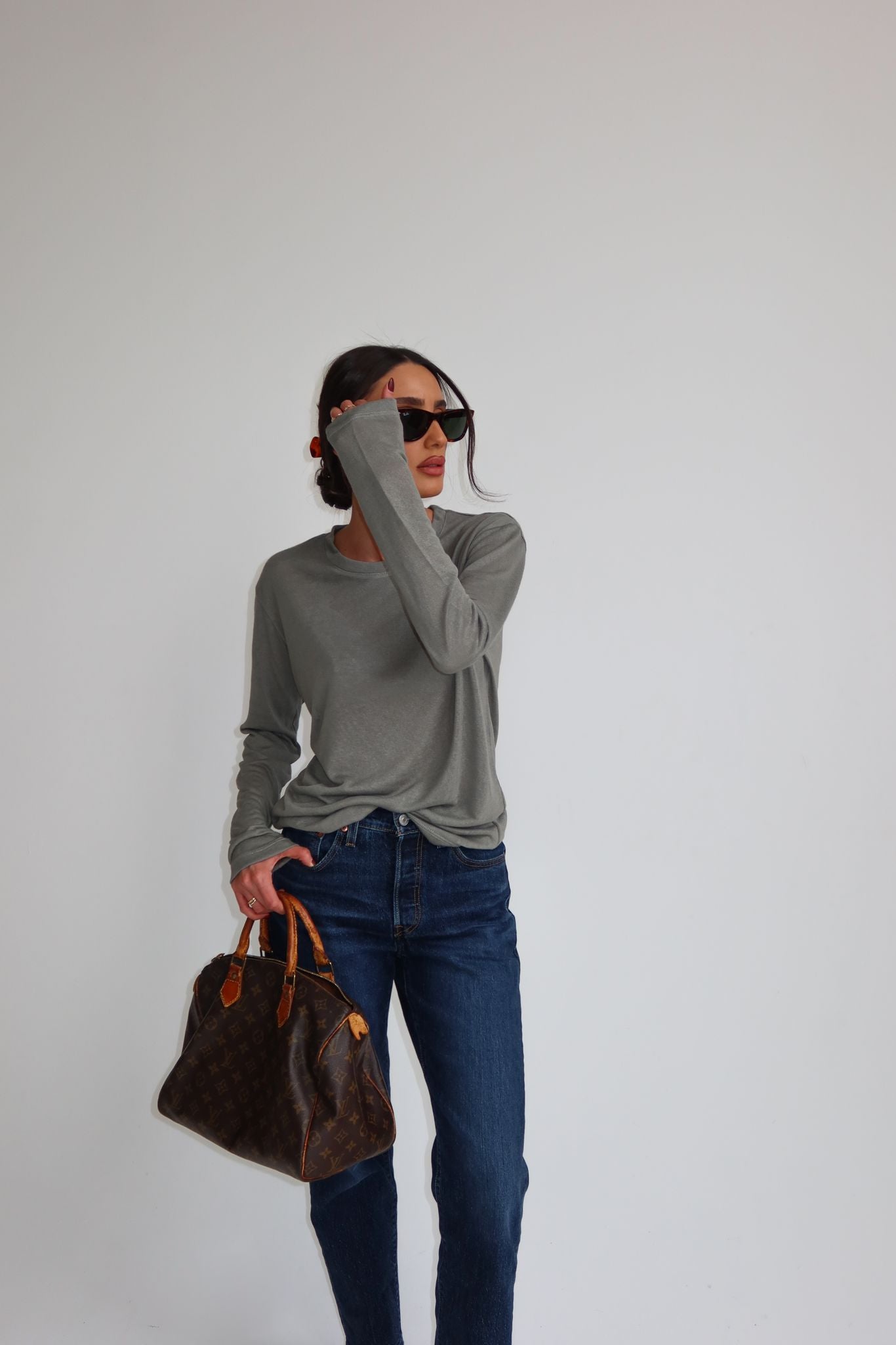 בייסיק פשתן צווארון ניקי