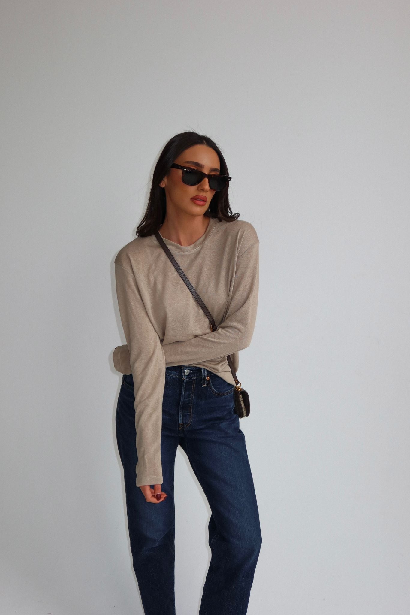 בייסיק פשתן צווארון ניקי