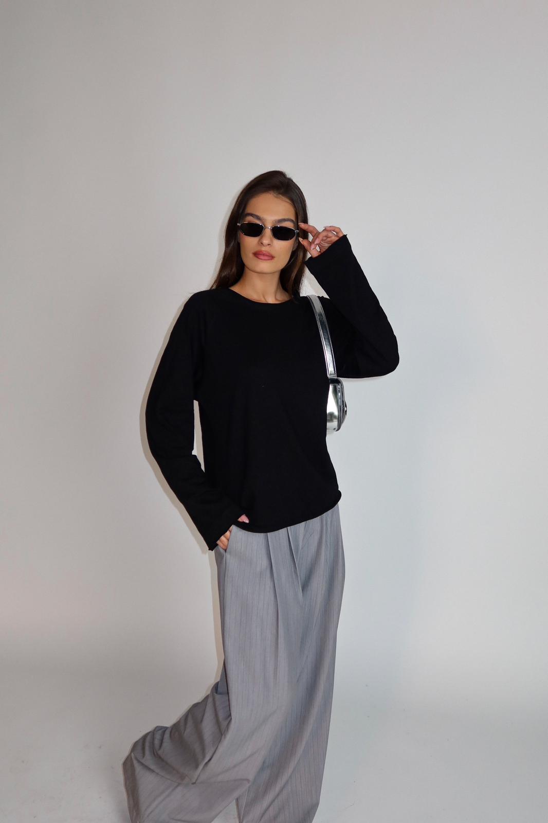 בייסיק אמה שחור