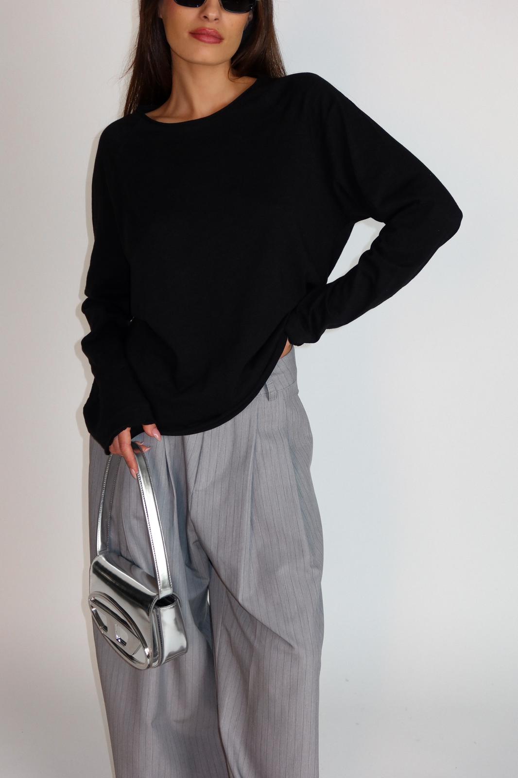 בייסיק אמה שחור