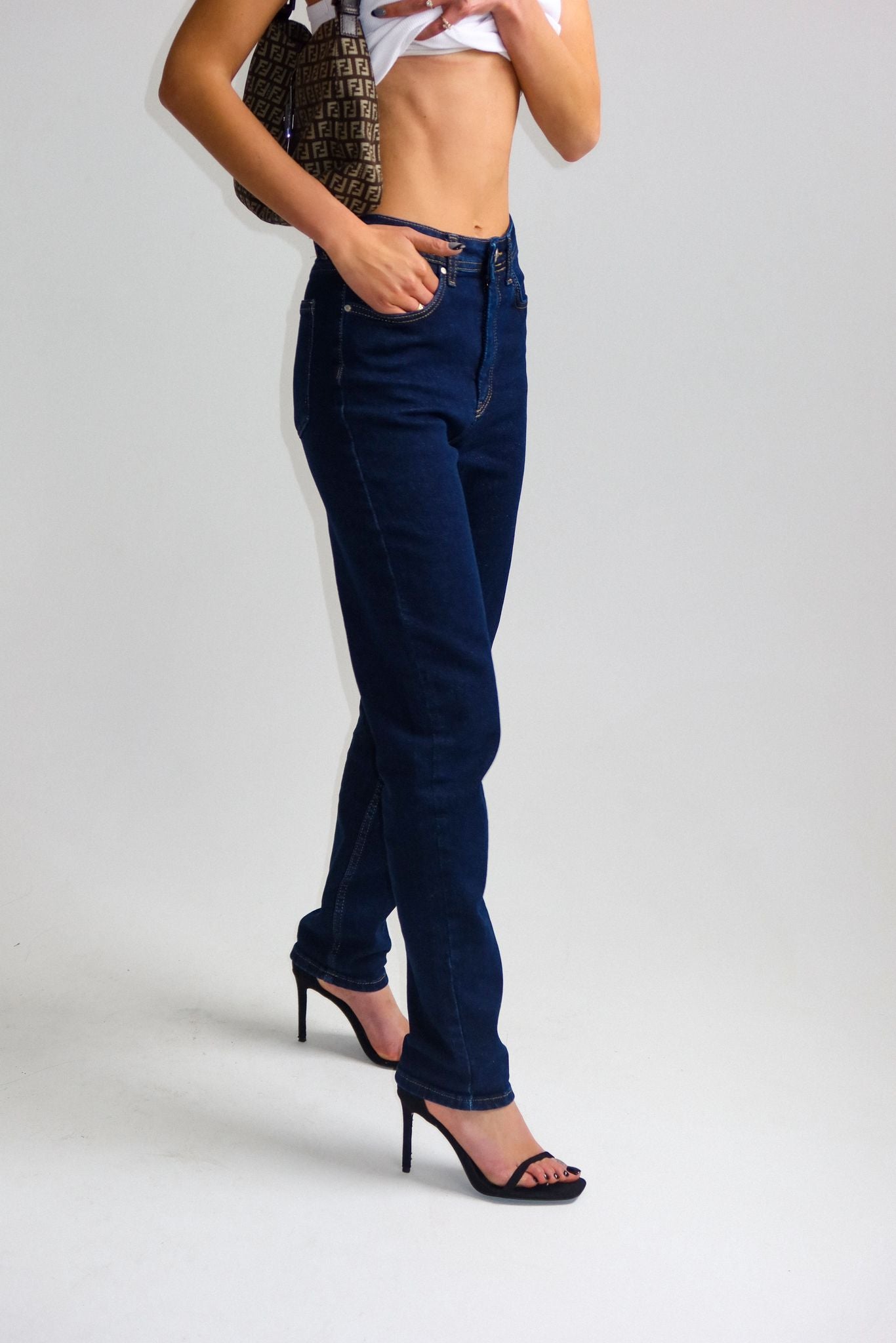 ג'ינס אדריאן