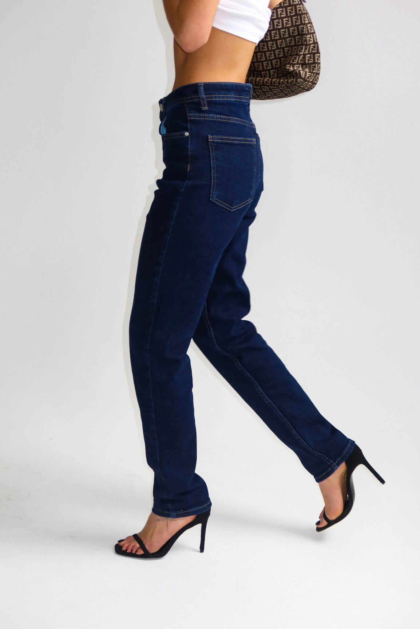 ג'ינס אדריאן