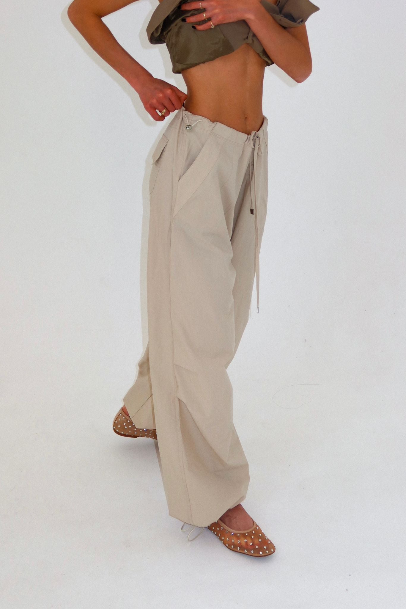 מכנס דיווין קאמל