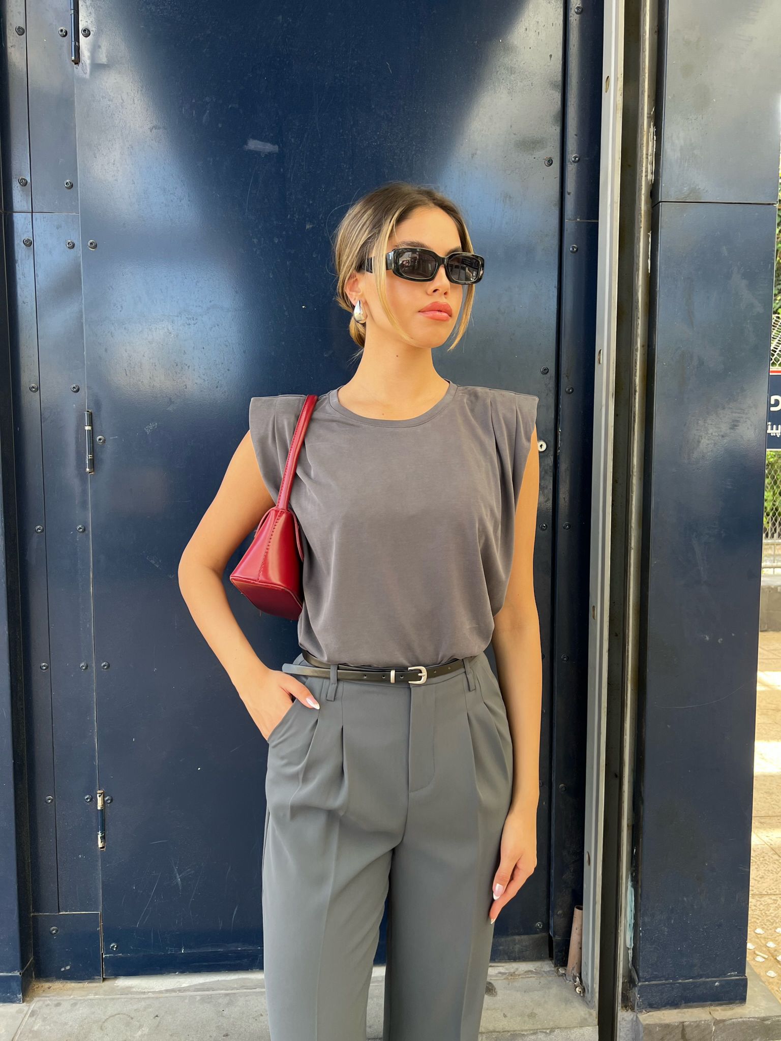 חולצת ניב אפור