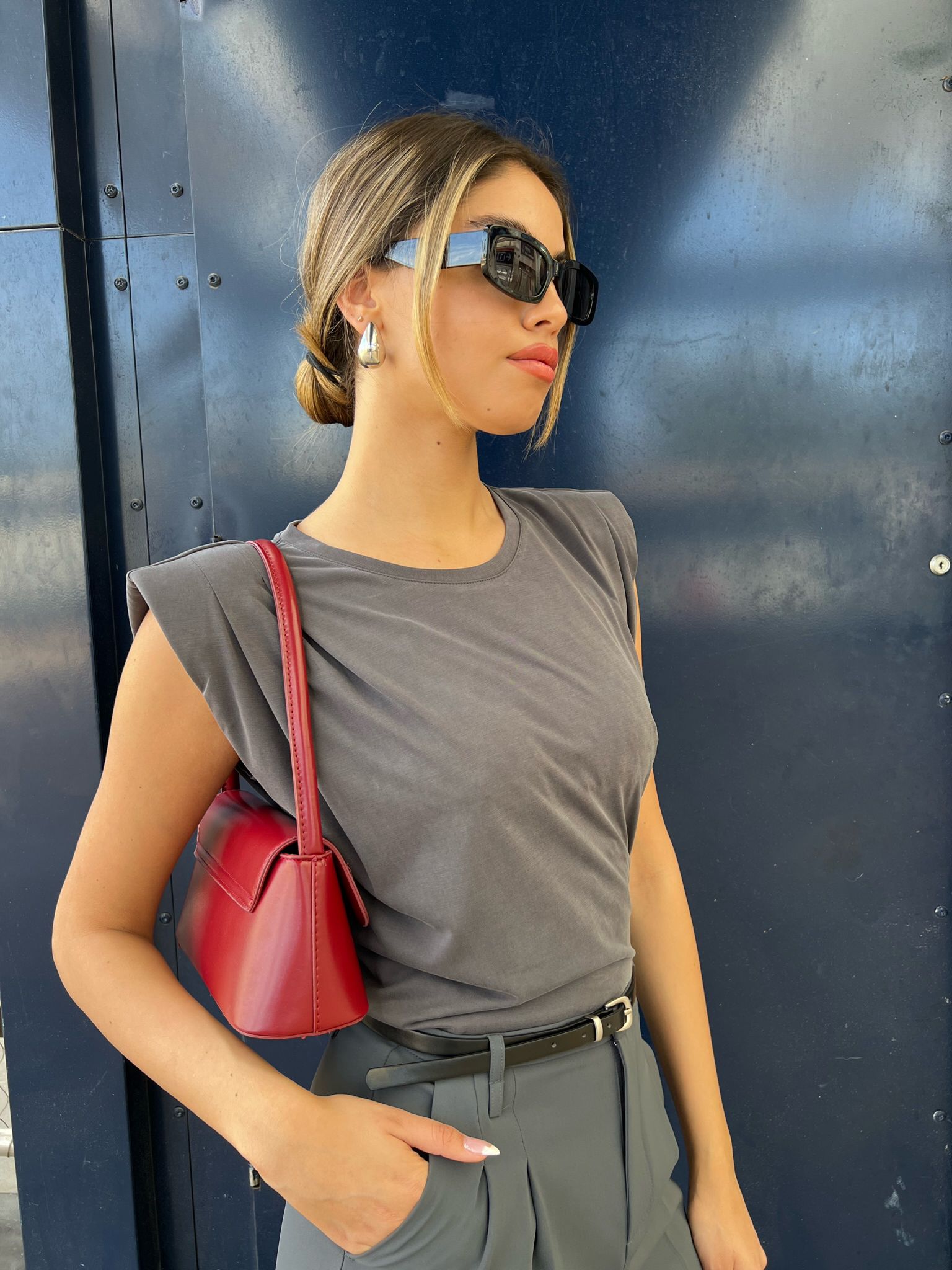 חולצת ניב אפור