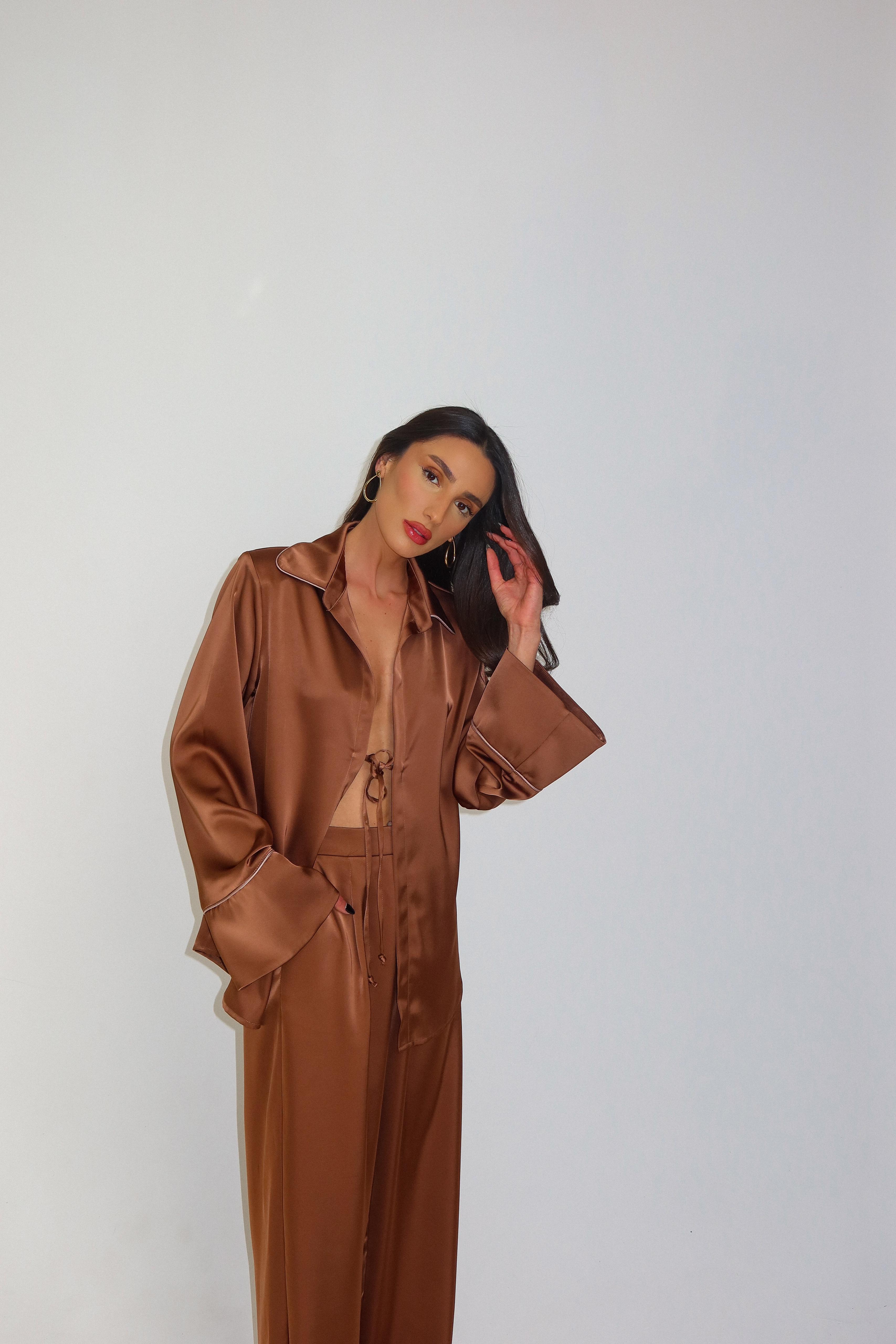 חליפת אוברי ברונזה