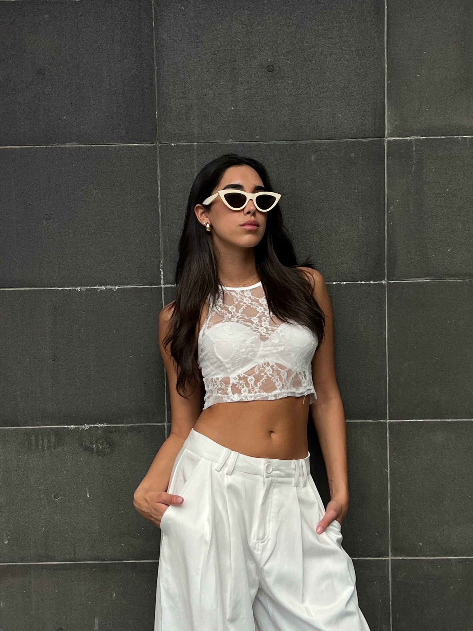 טופ לייס לבן