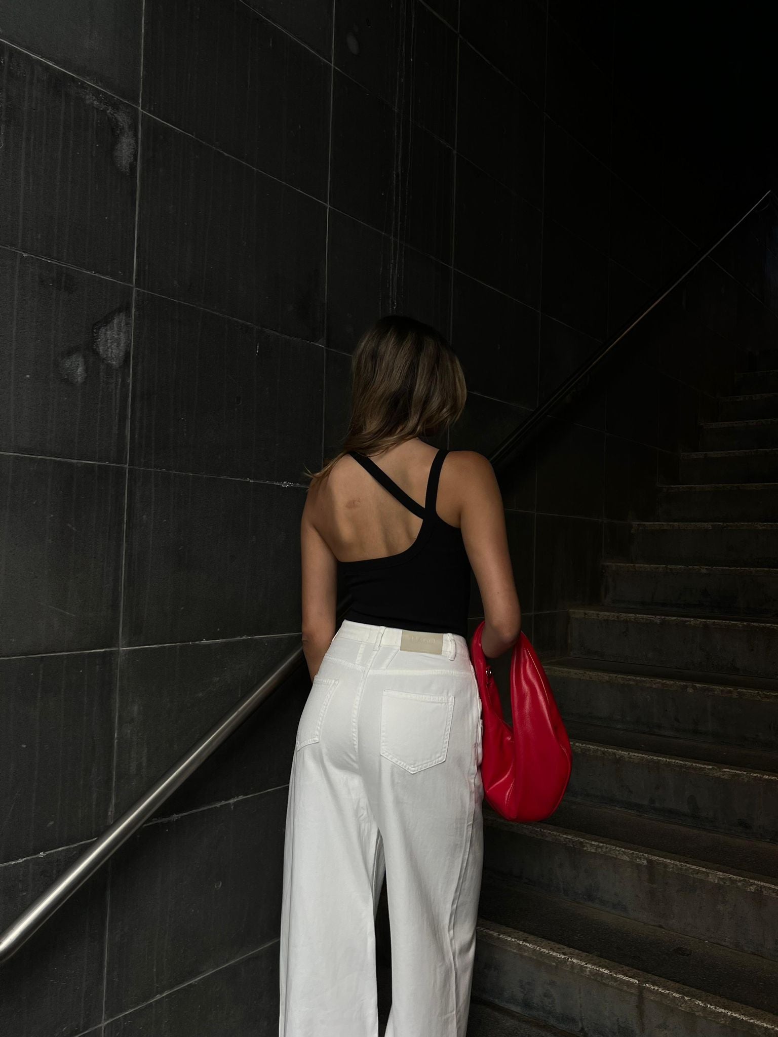 גופיה נוף שחור