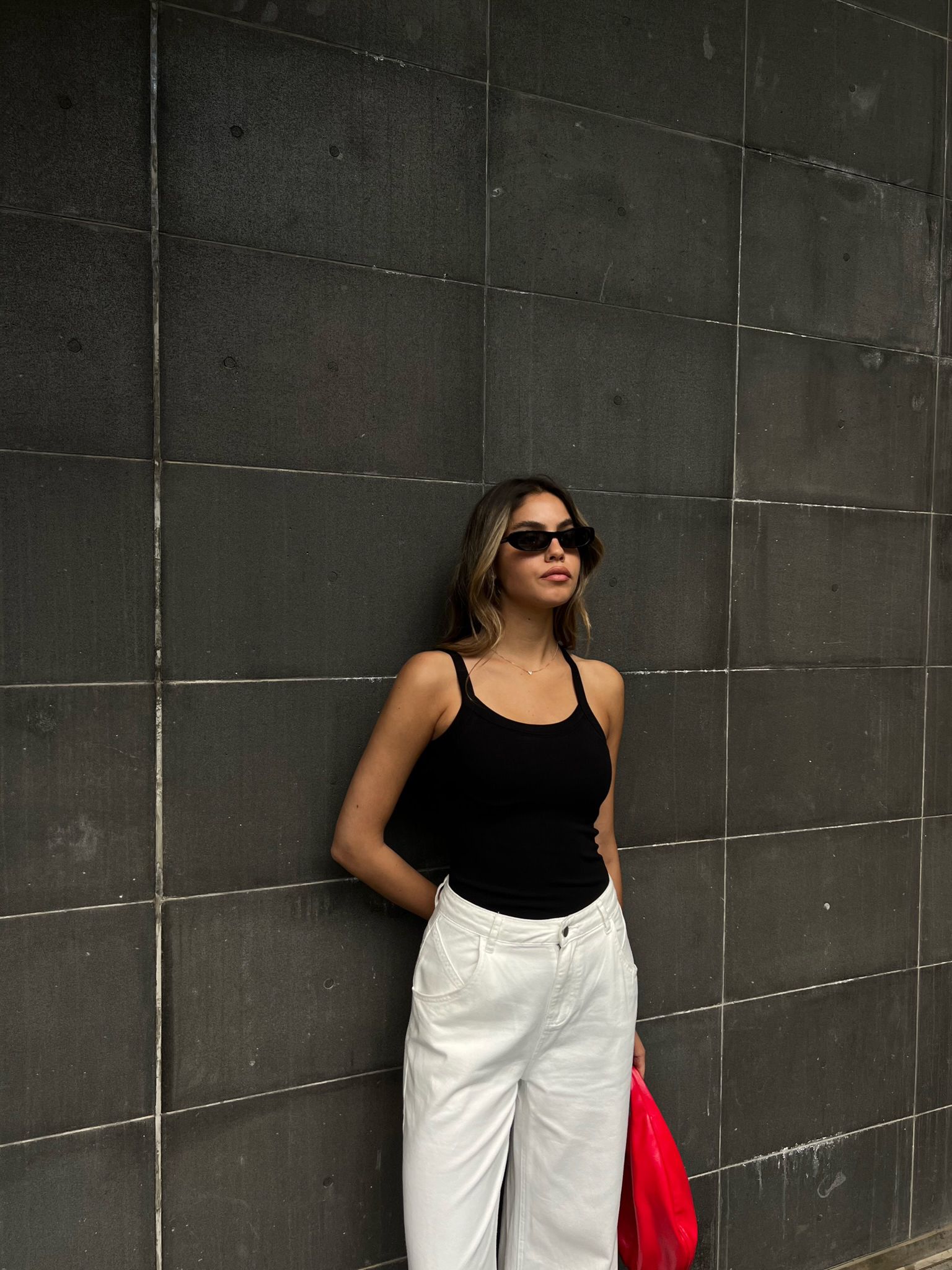 גופיה נוף שחור