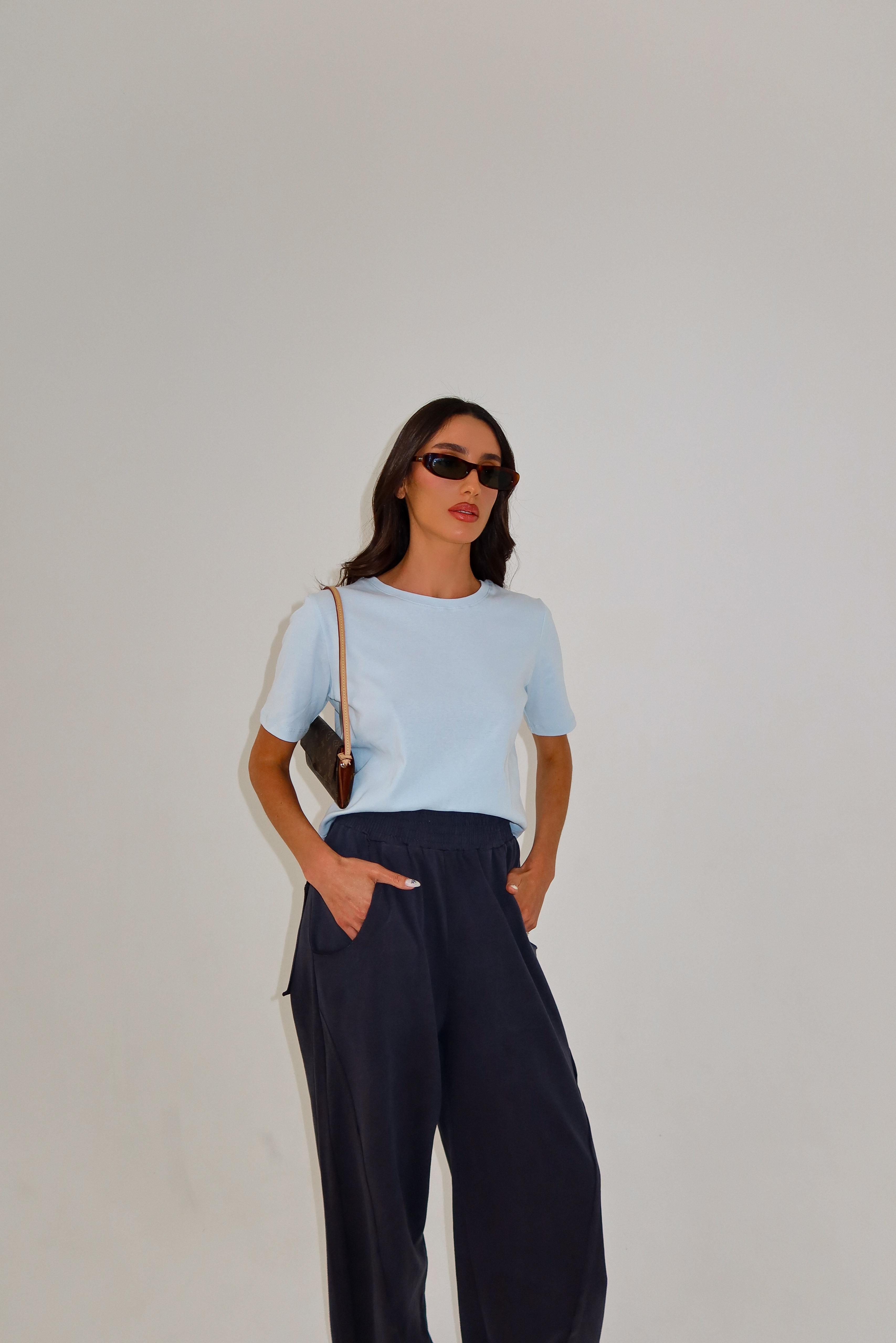 בייסיק אודריי תכלת