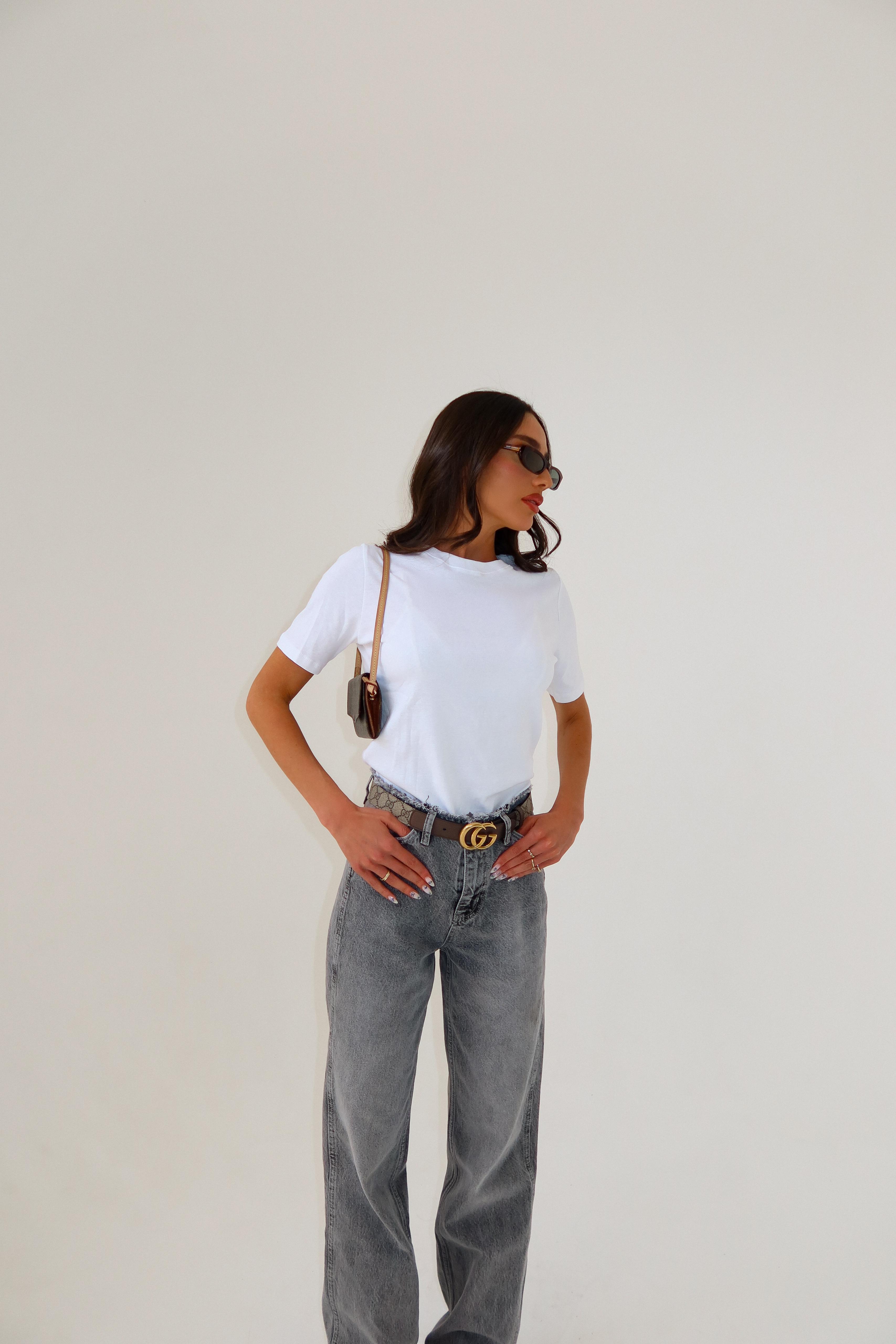 בייסיק אודריי לבן