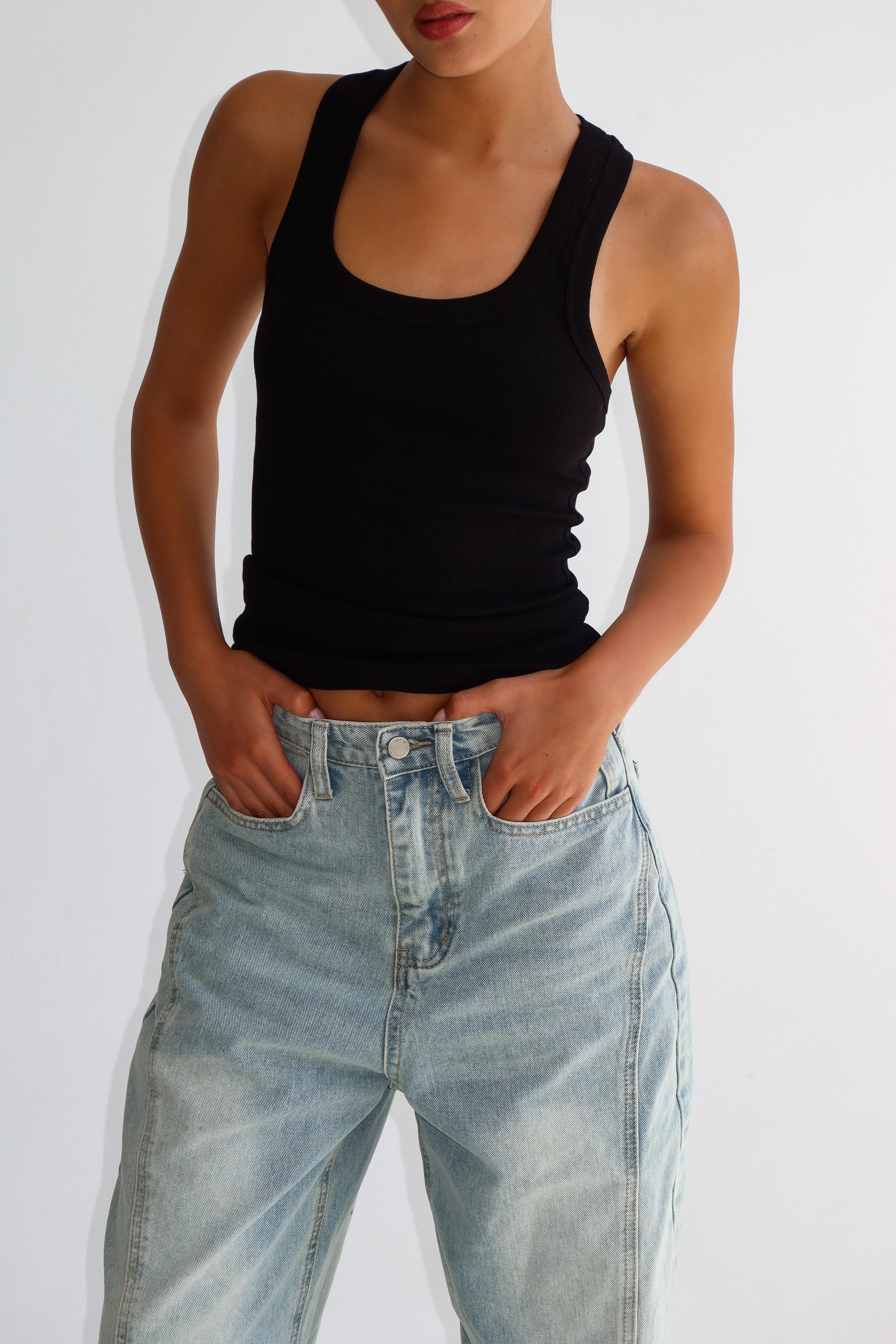 גופיית ג'וליאן שחור