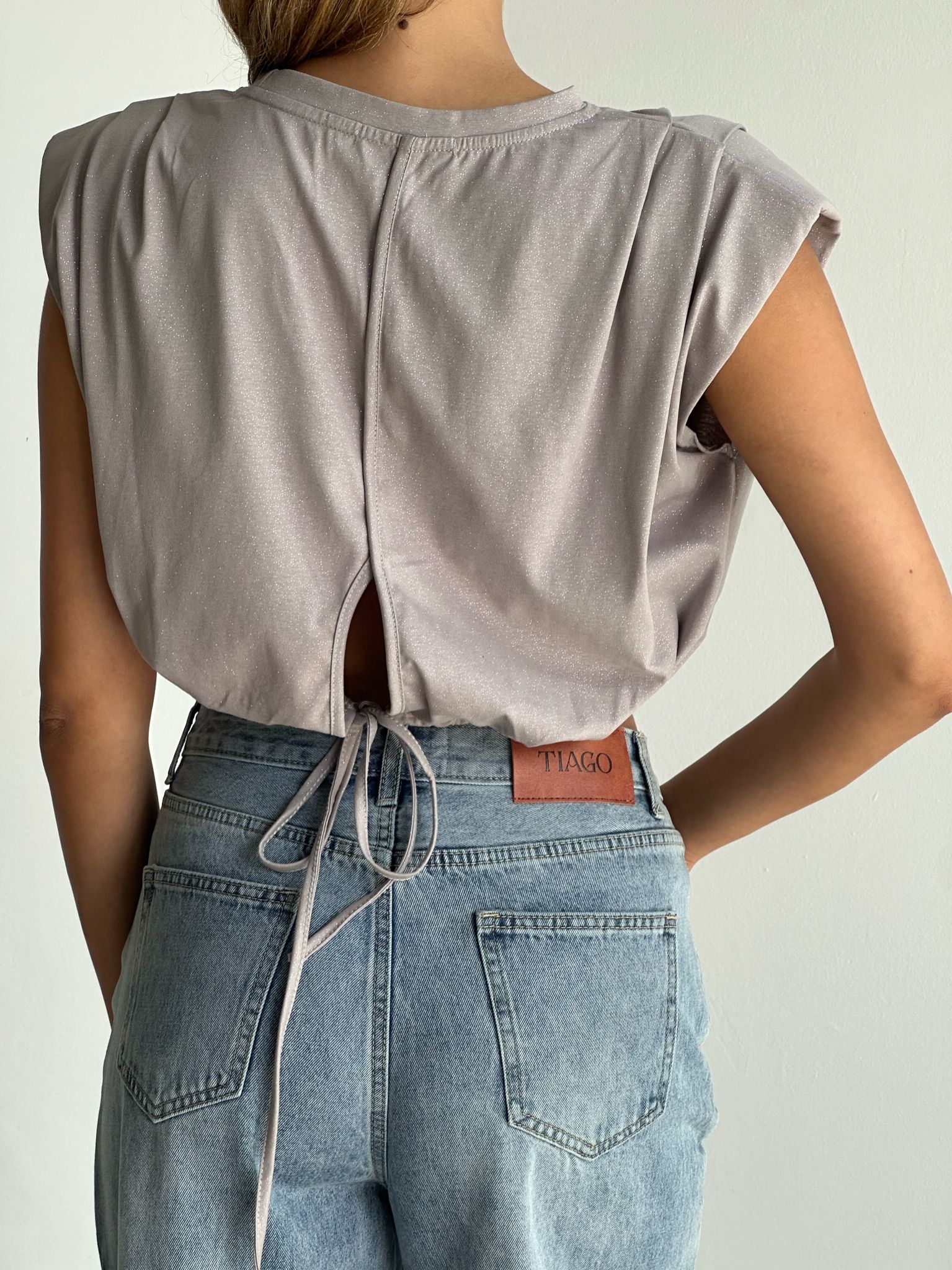 חולצת קרופ בילי אפור