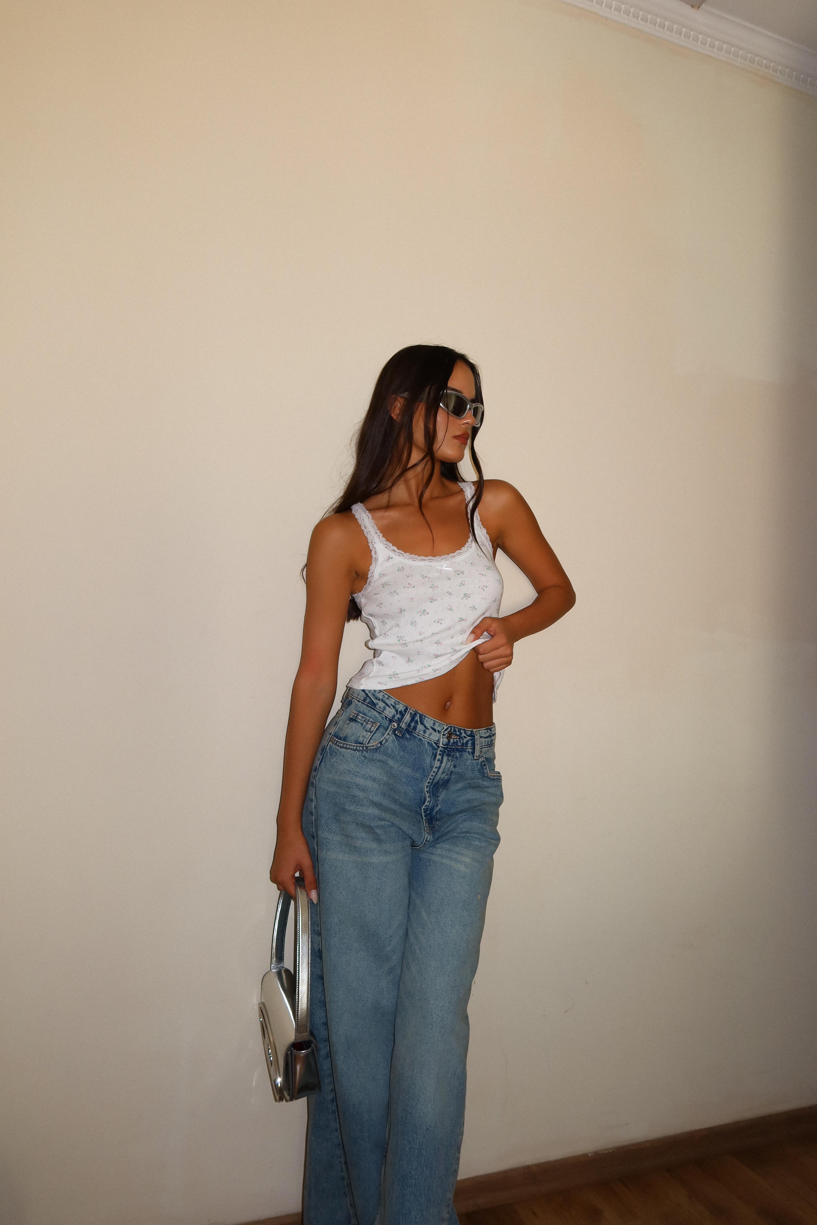 גופיית אמרל לבן