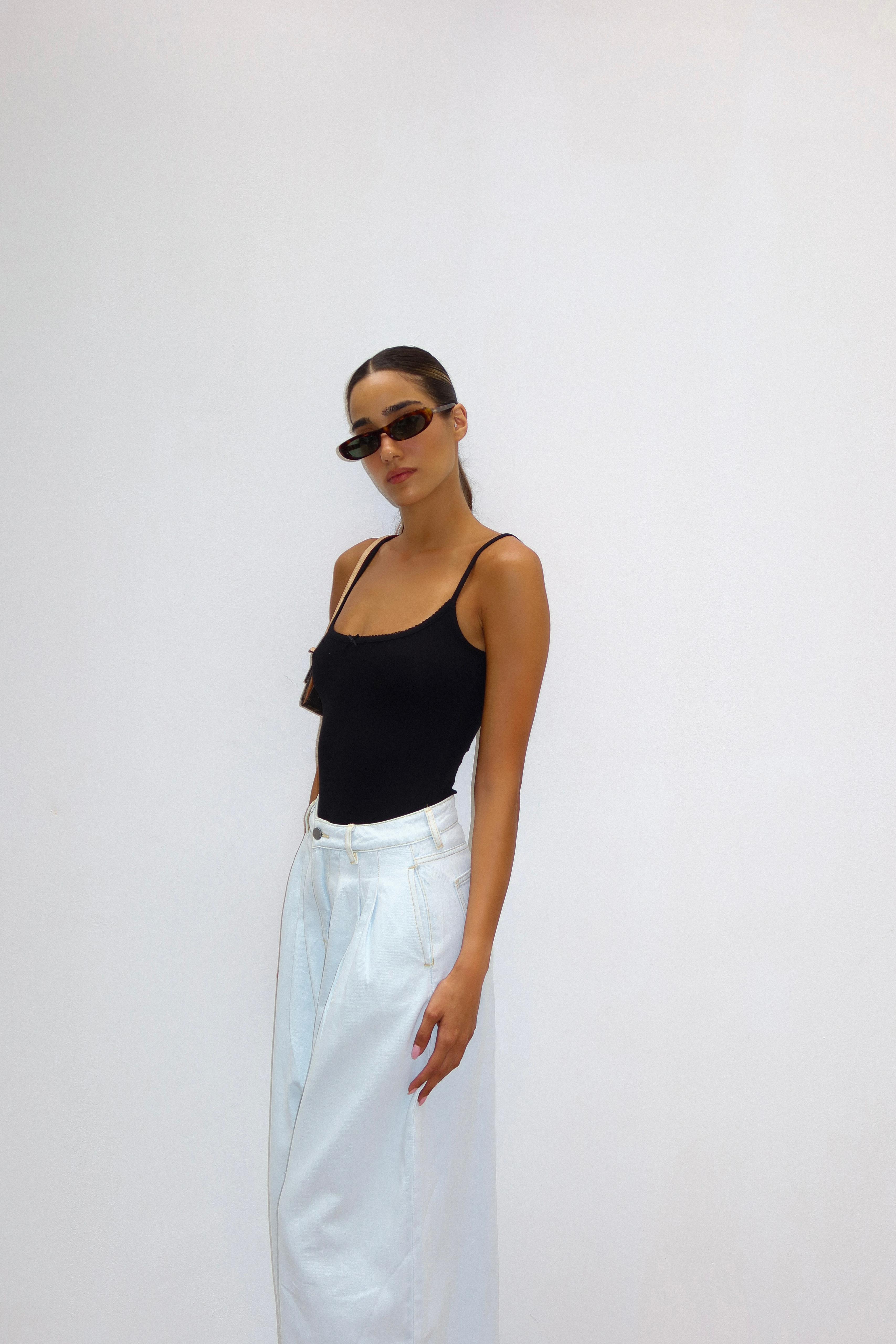 גופיית ארט שחור