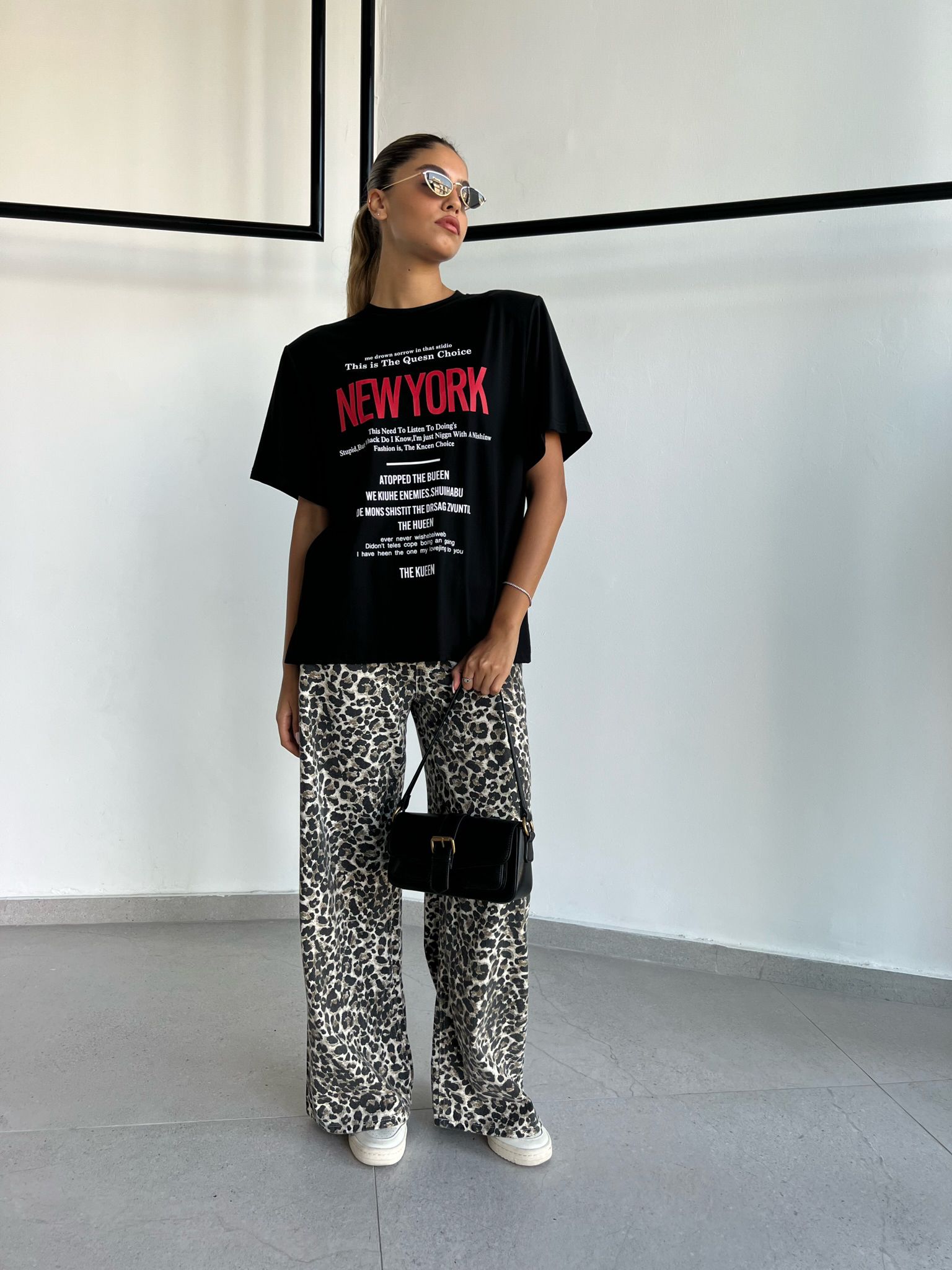 ג'ינס שלי לבן