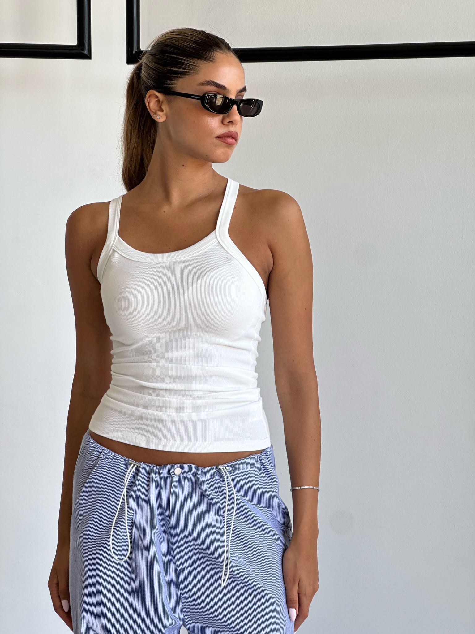 גופיה נוף לבן