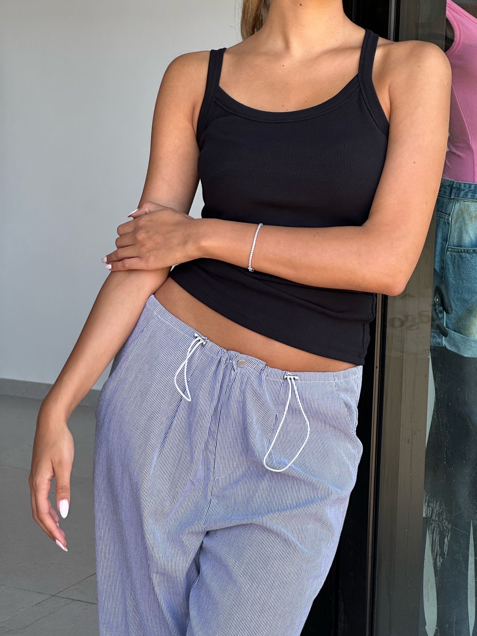 גופיה נוף שחור