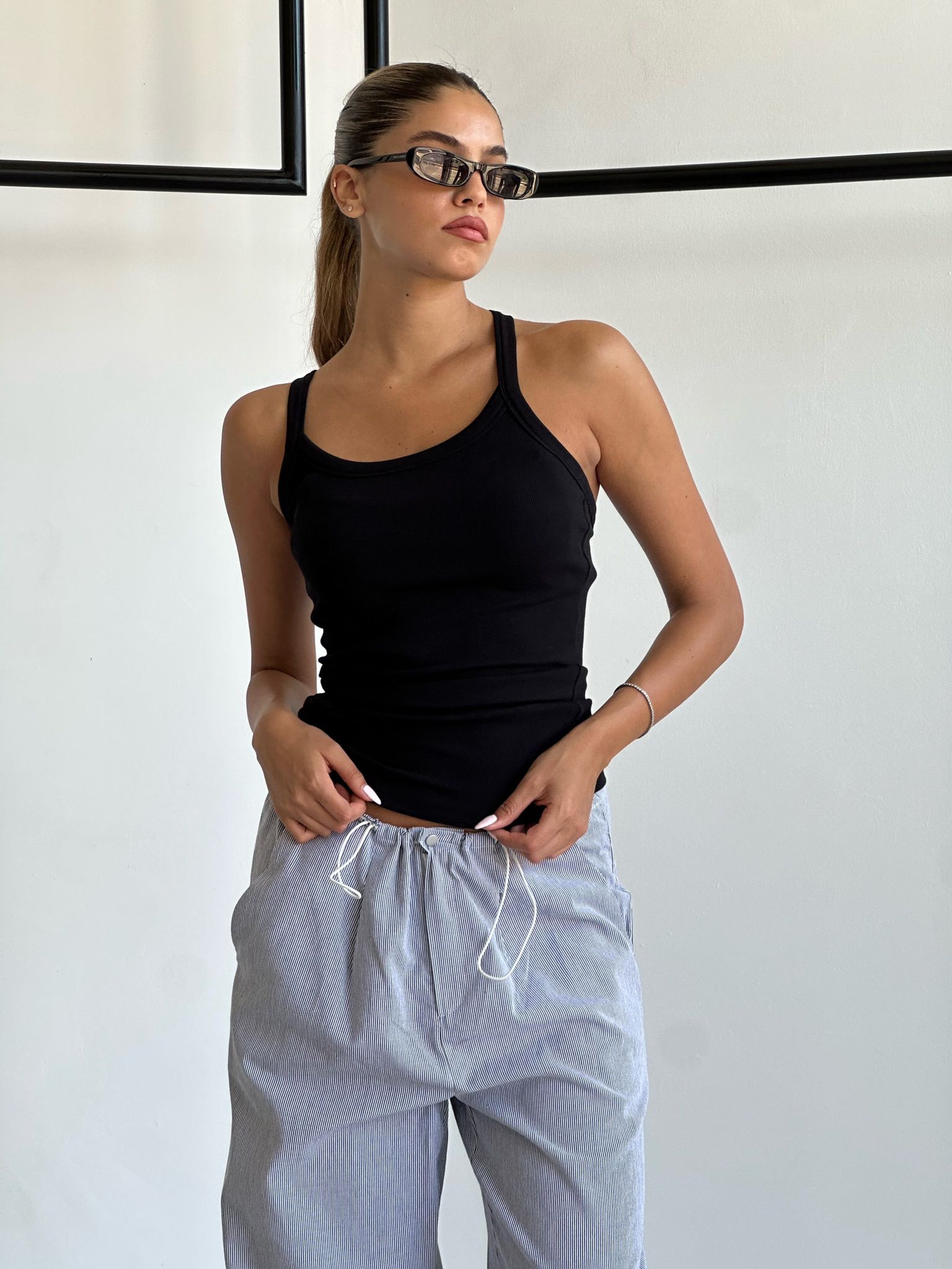 גופיה נוף שחור