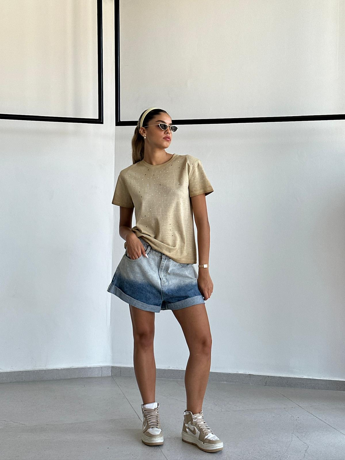 שורט ג'ינס אן כחול