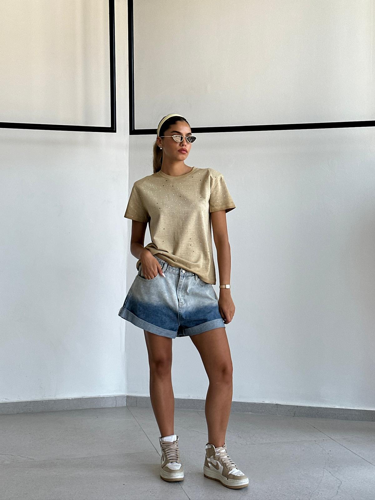 שורט ג'ינס אן כחול