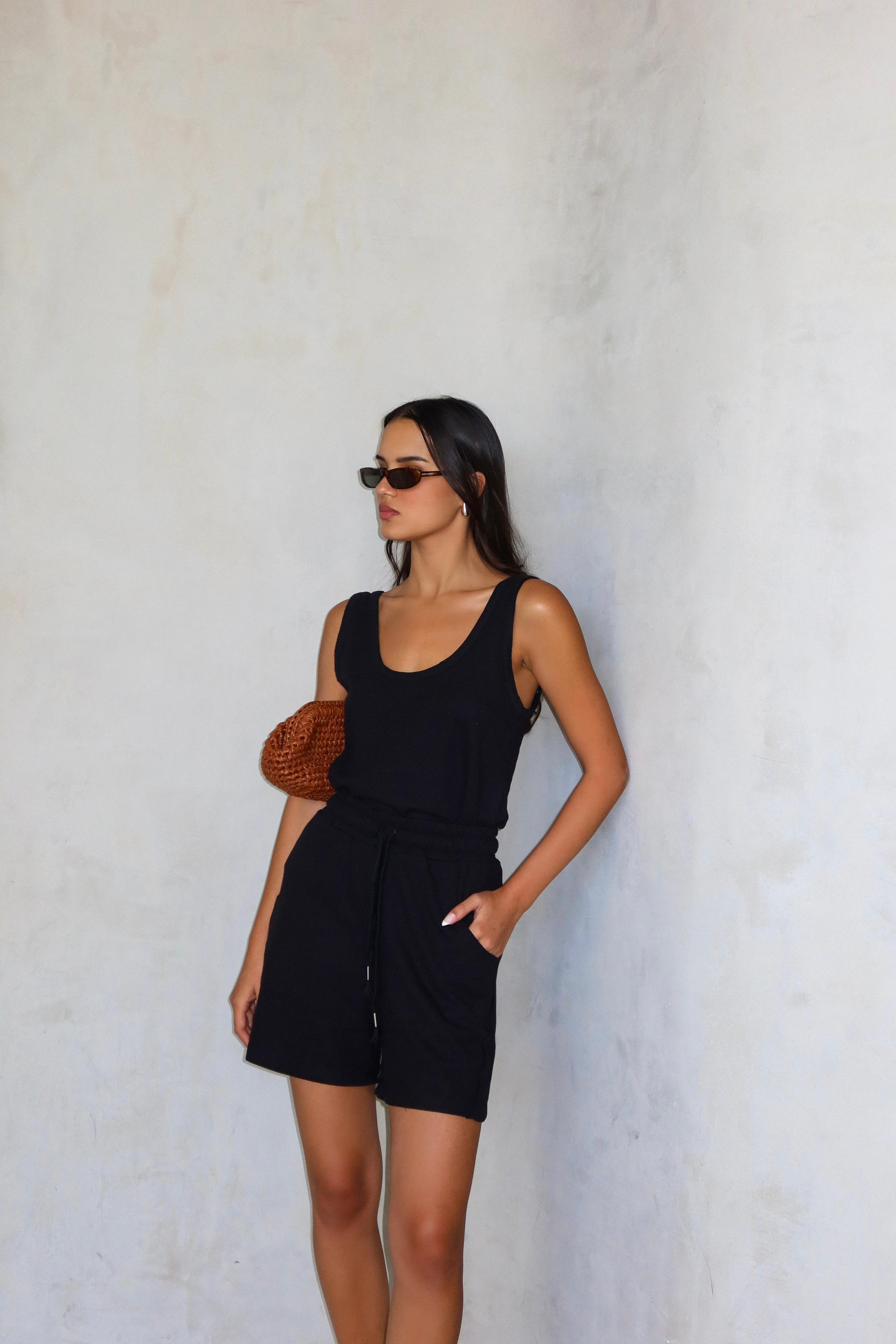 חליפת שורט מריס שחור