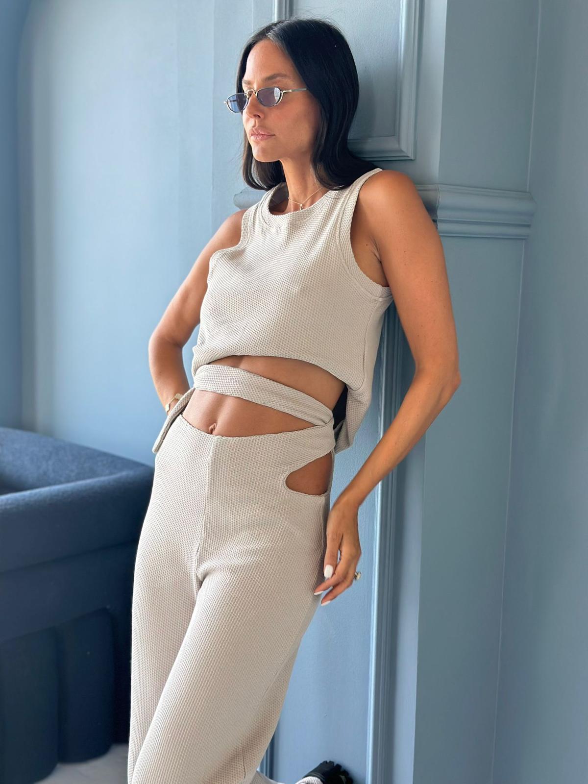 חליפת קשירה ופל קאמל