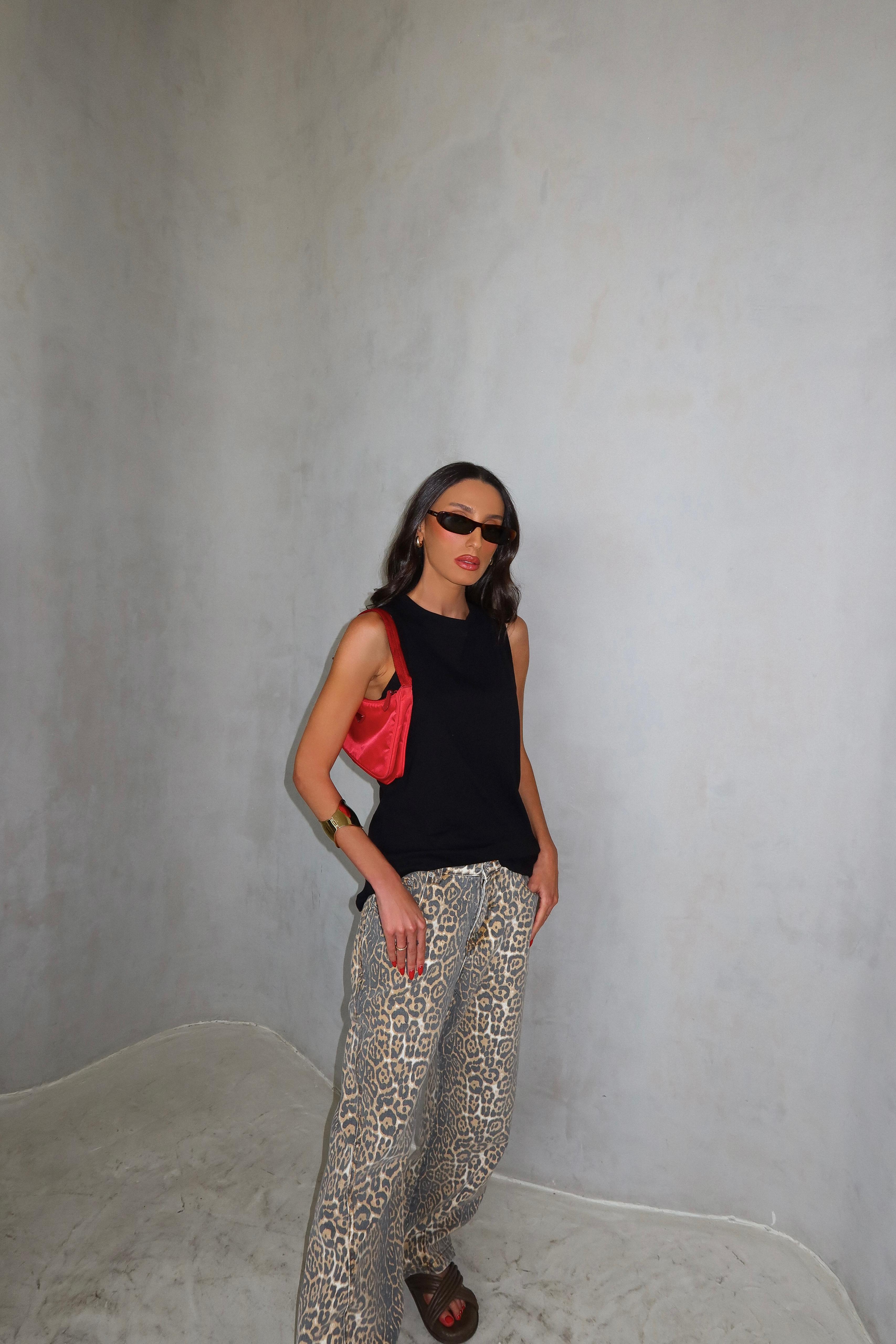 גופיית קילי שחור