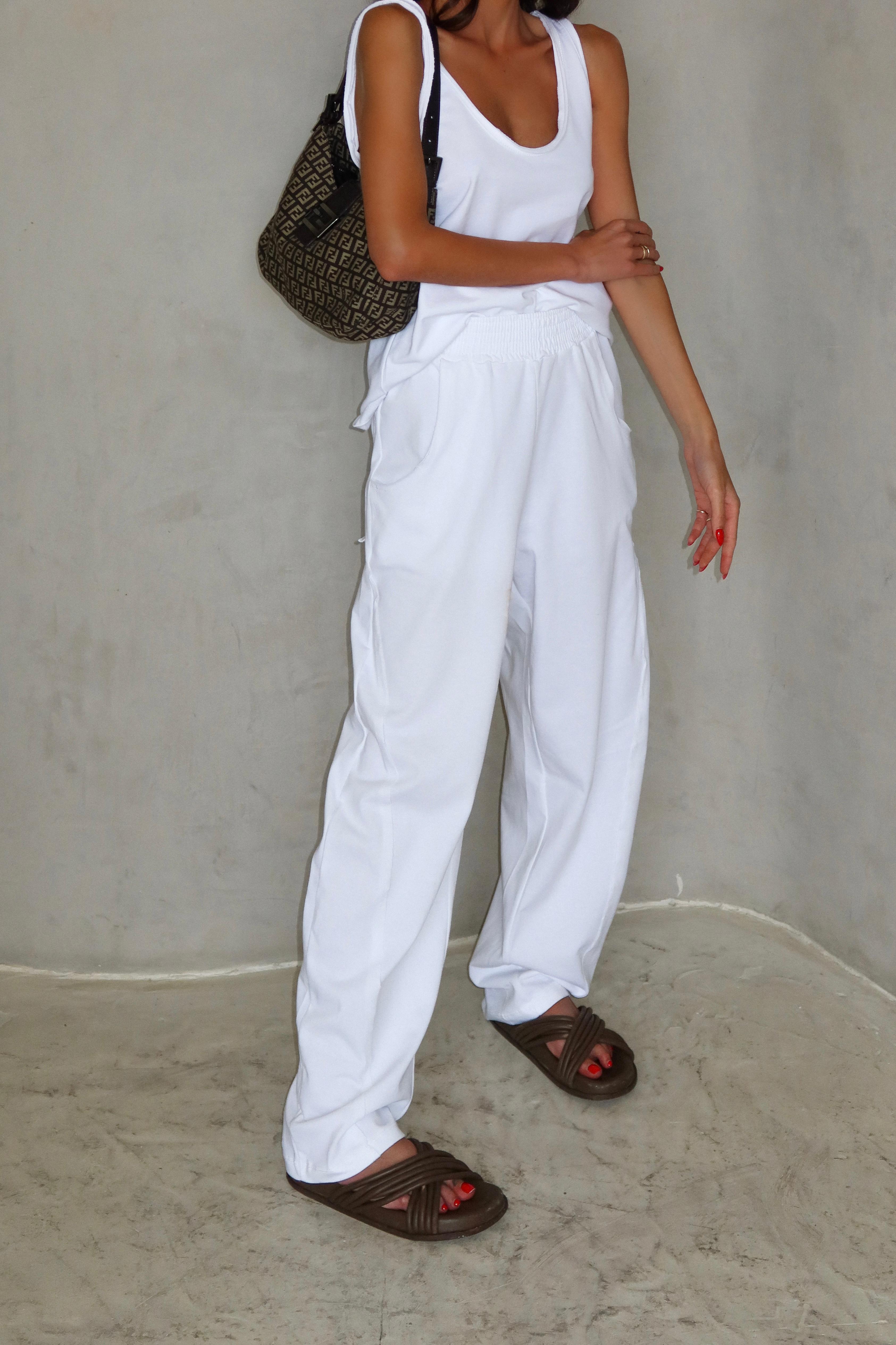 חליפת פאטי לבן