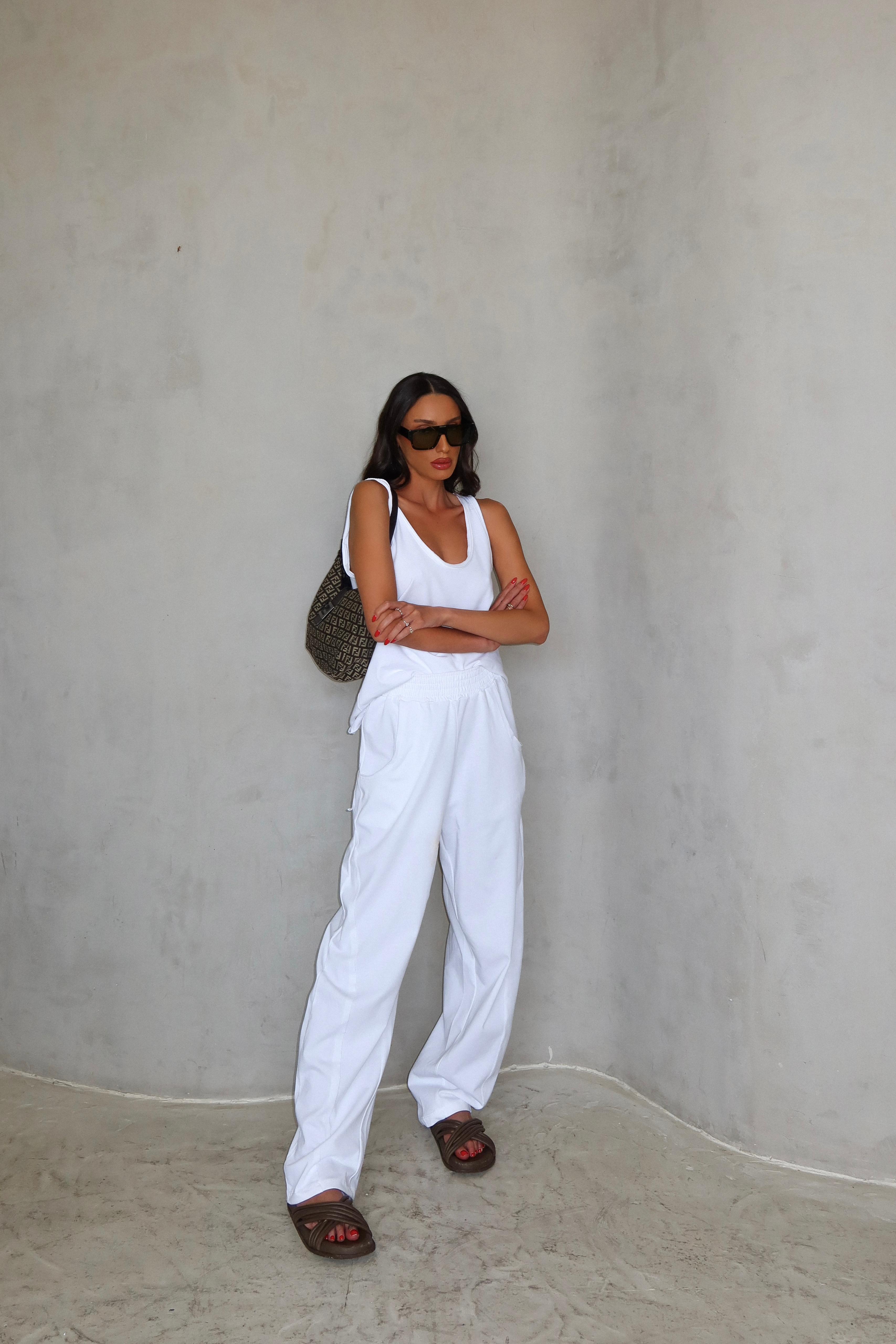 חליפת פאטי לבן