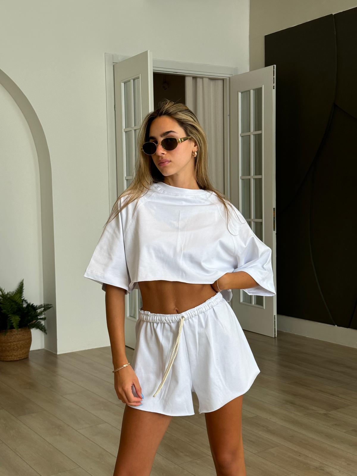 שורט אן לבן