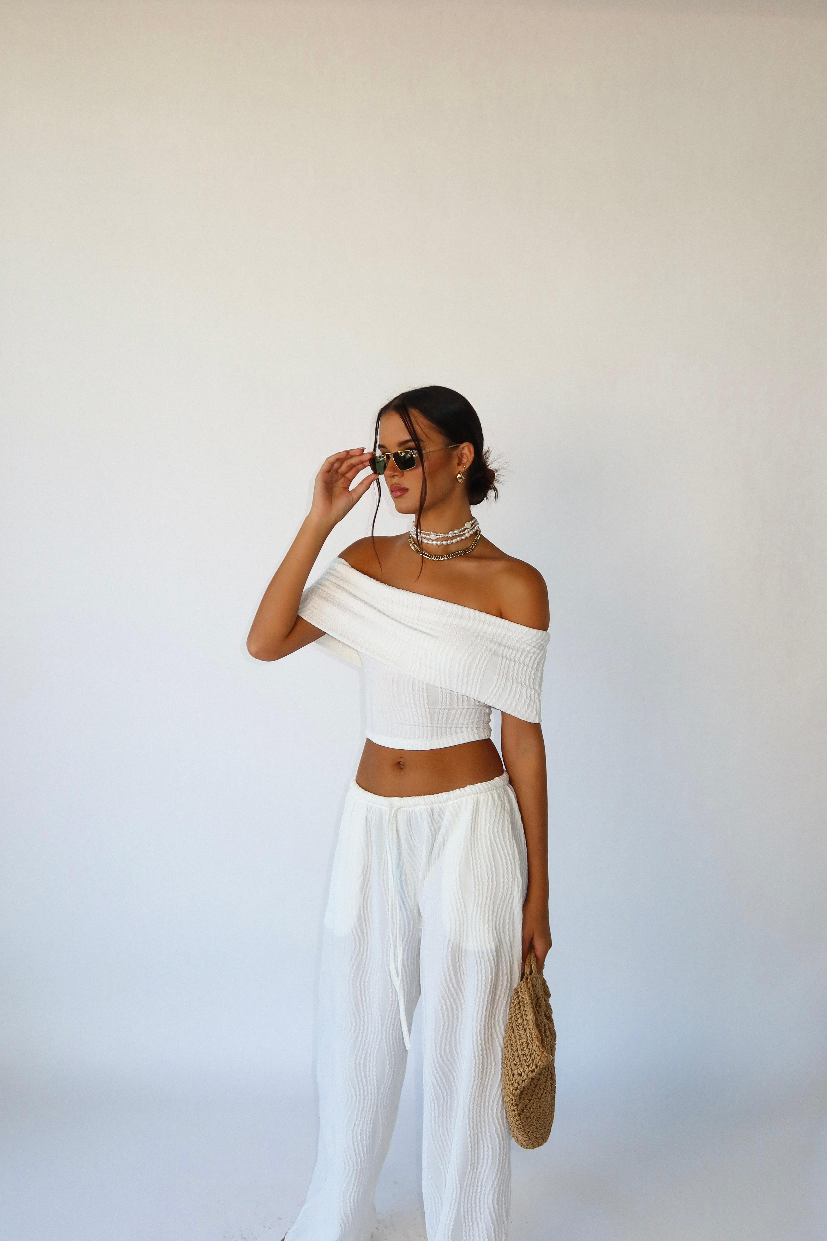 חליפת נואלה לבן