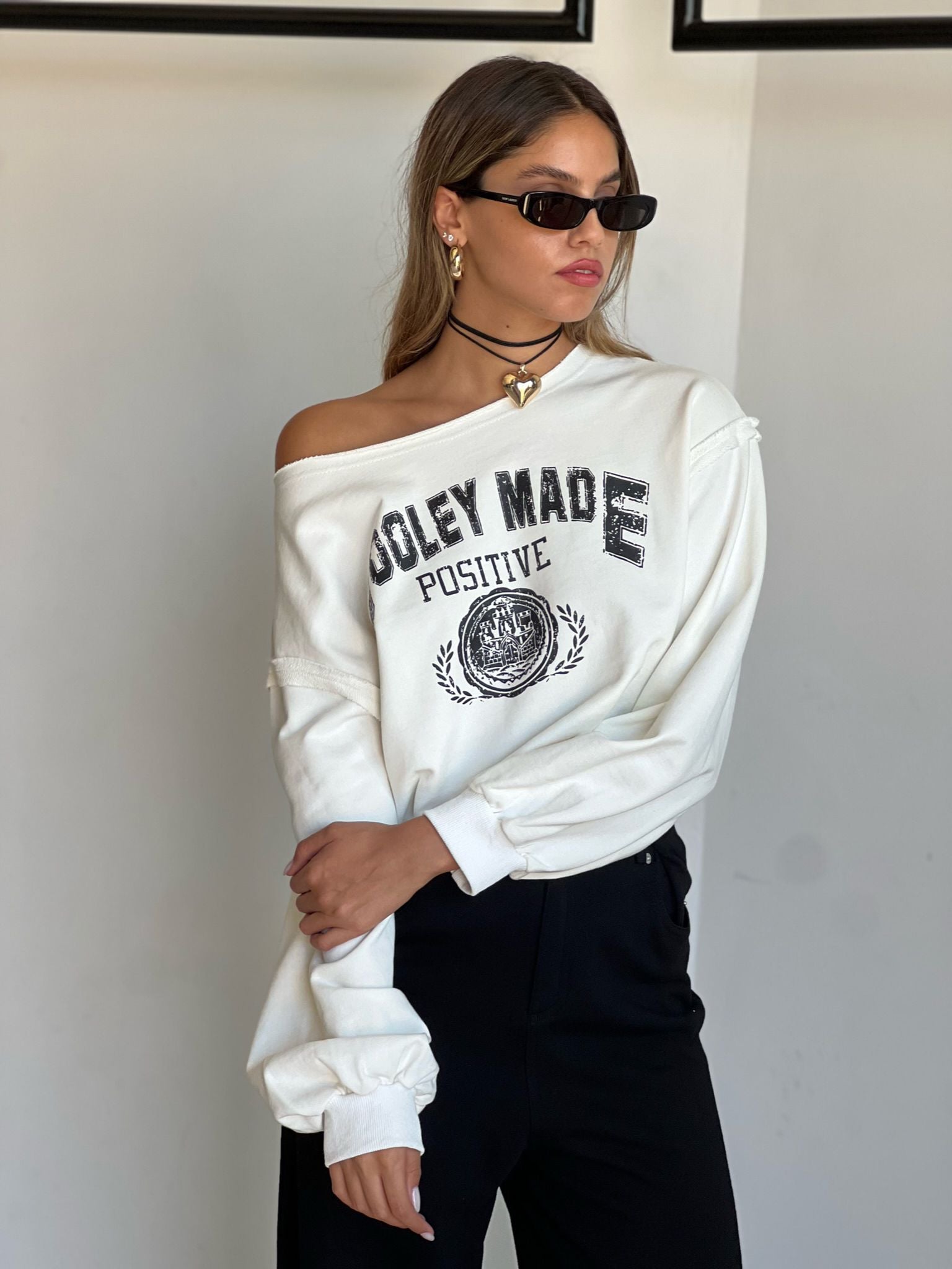 סווצ'ר מאליס לבן