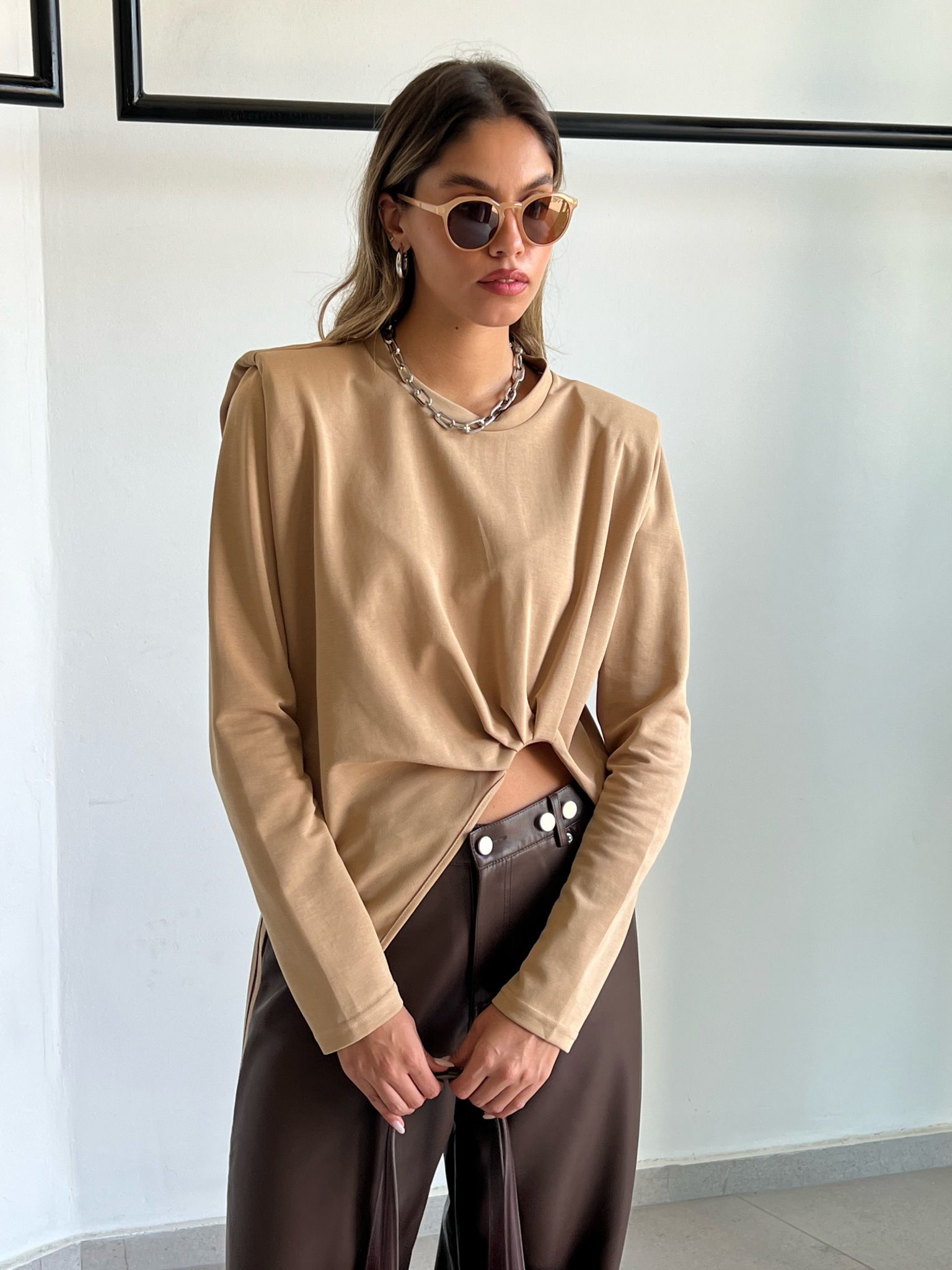 חולצת אליה קאמל