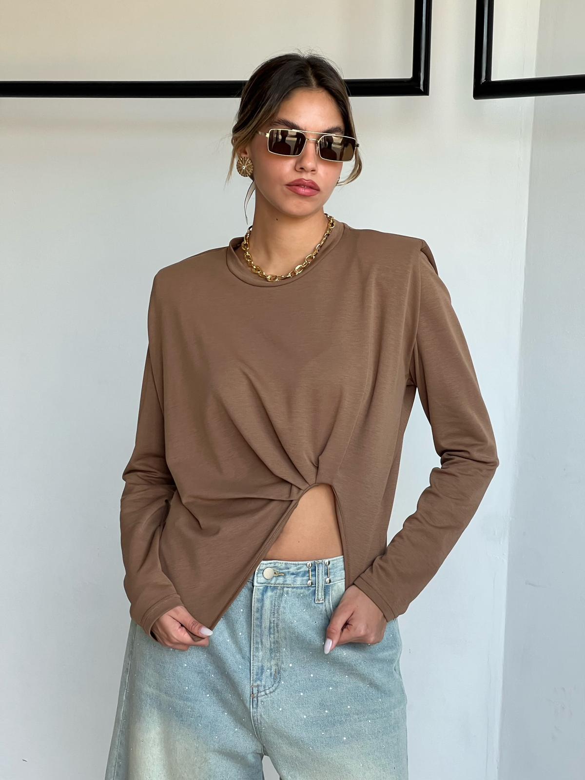 חולצת אליה חום