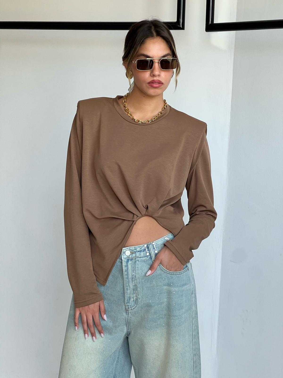 חולצת אליה חום