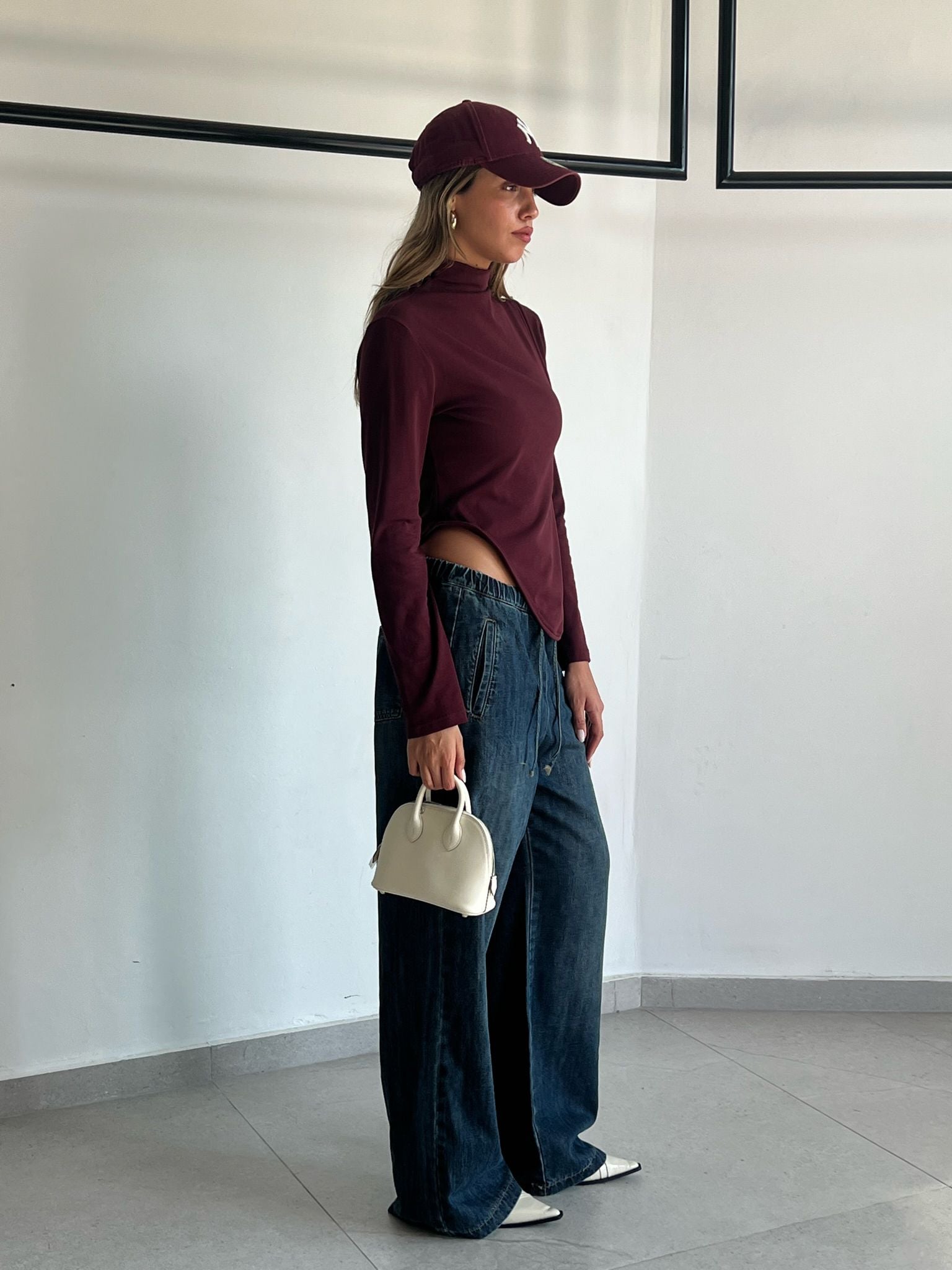 חולצת אביאור בורדו