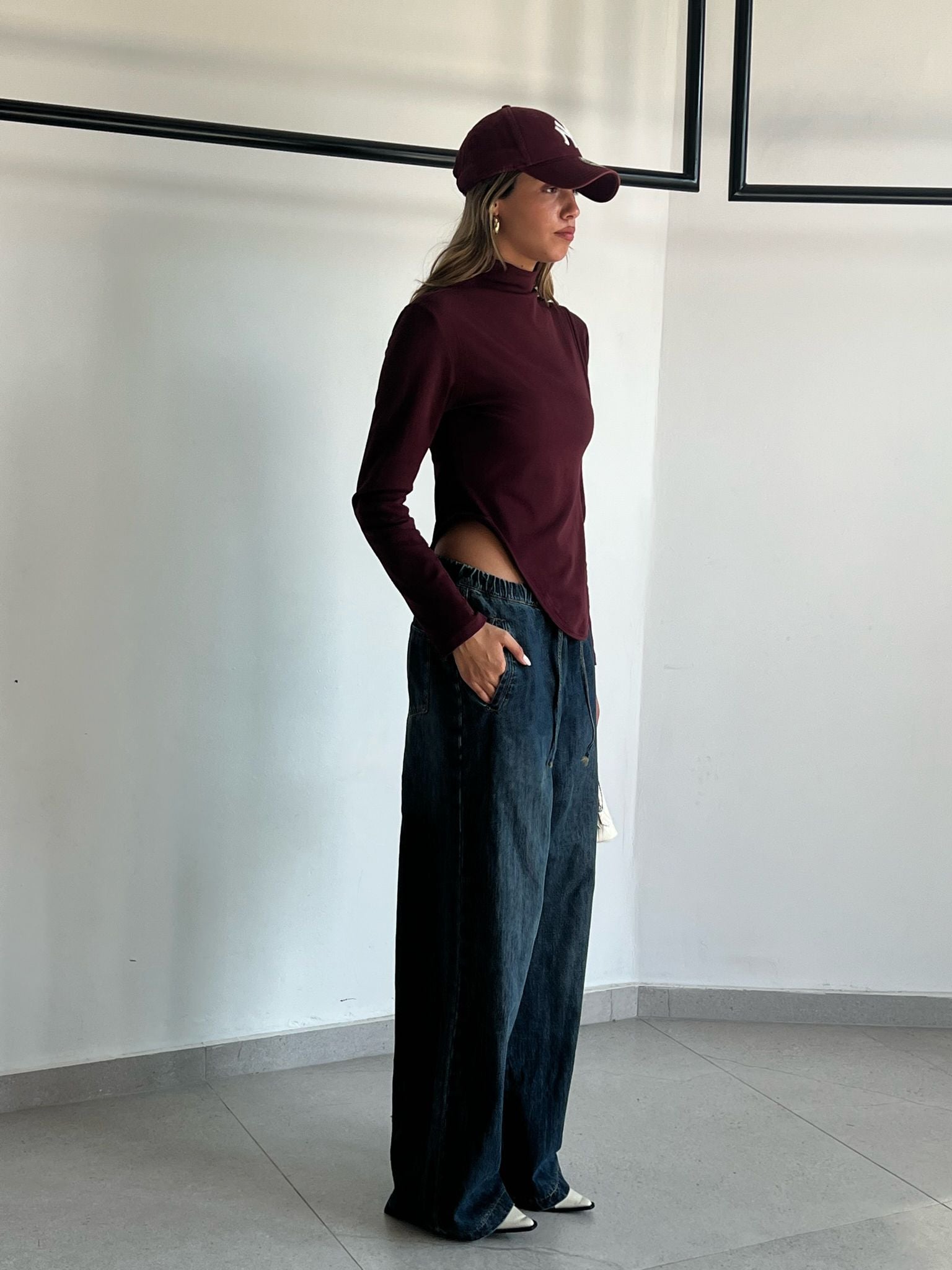 חולצת אביאור בורדו