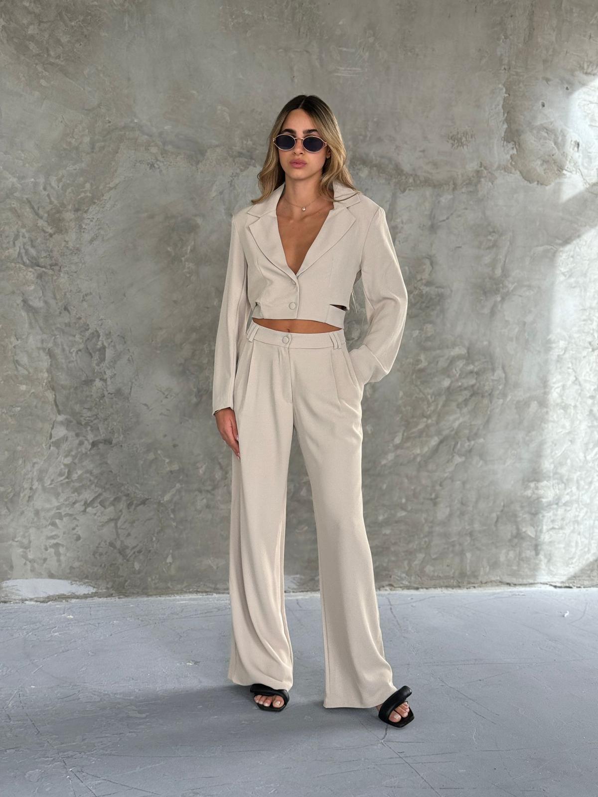 חליפת יוניט אבן