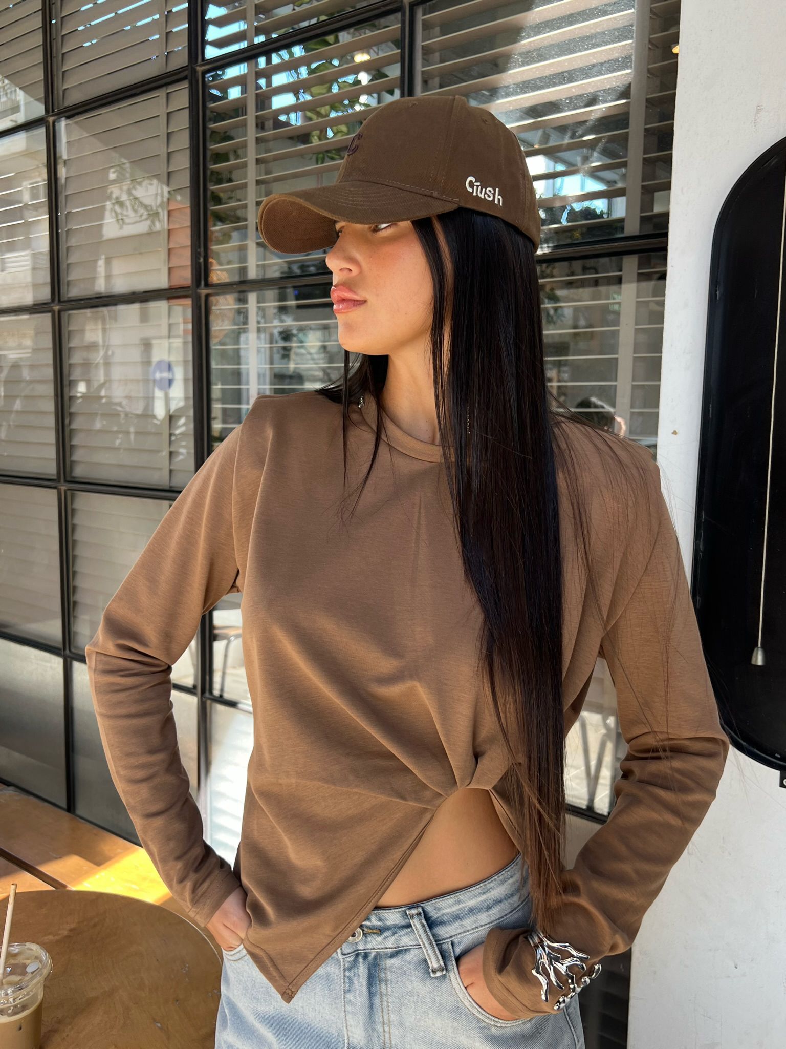 חולצת אליה חום