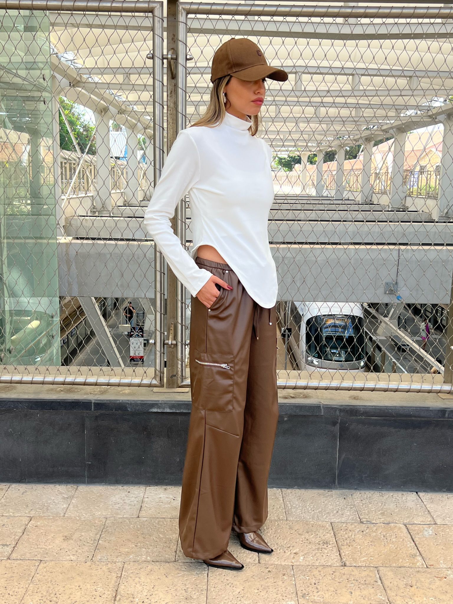 מכנס יהלי חום