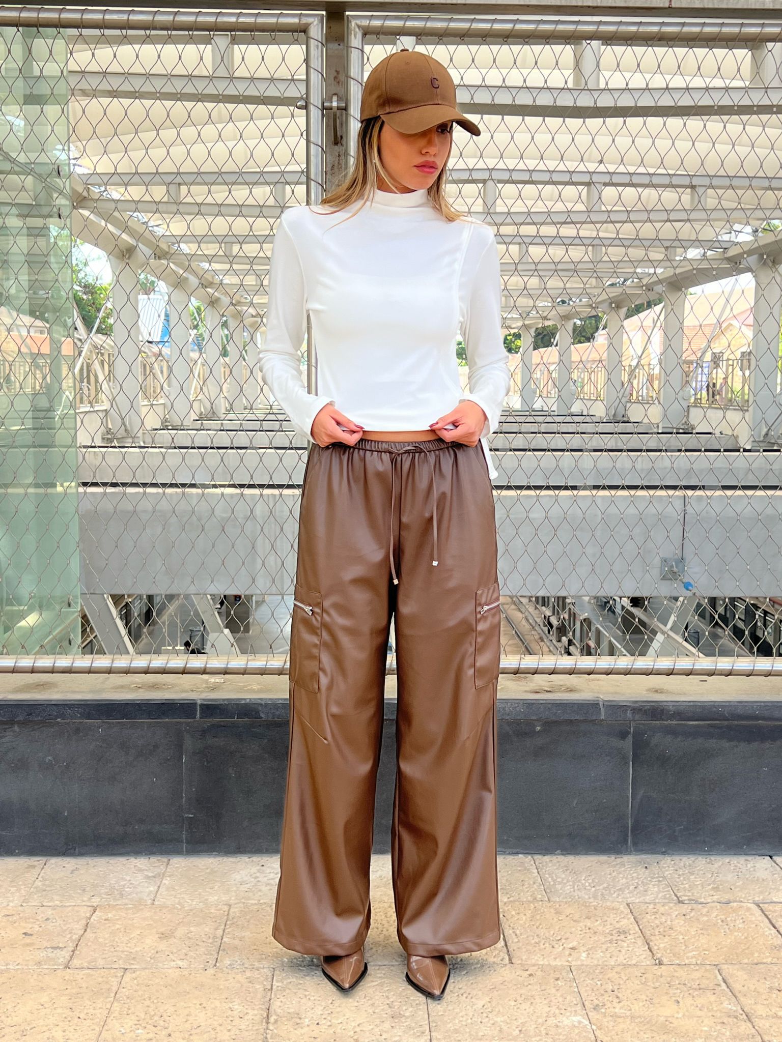 מכנס יהלי חום