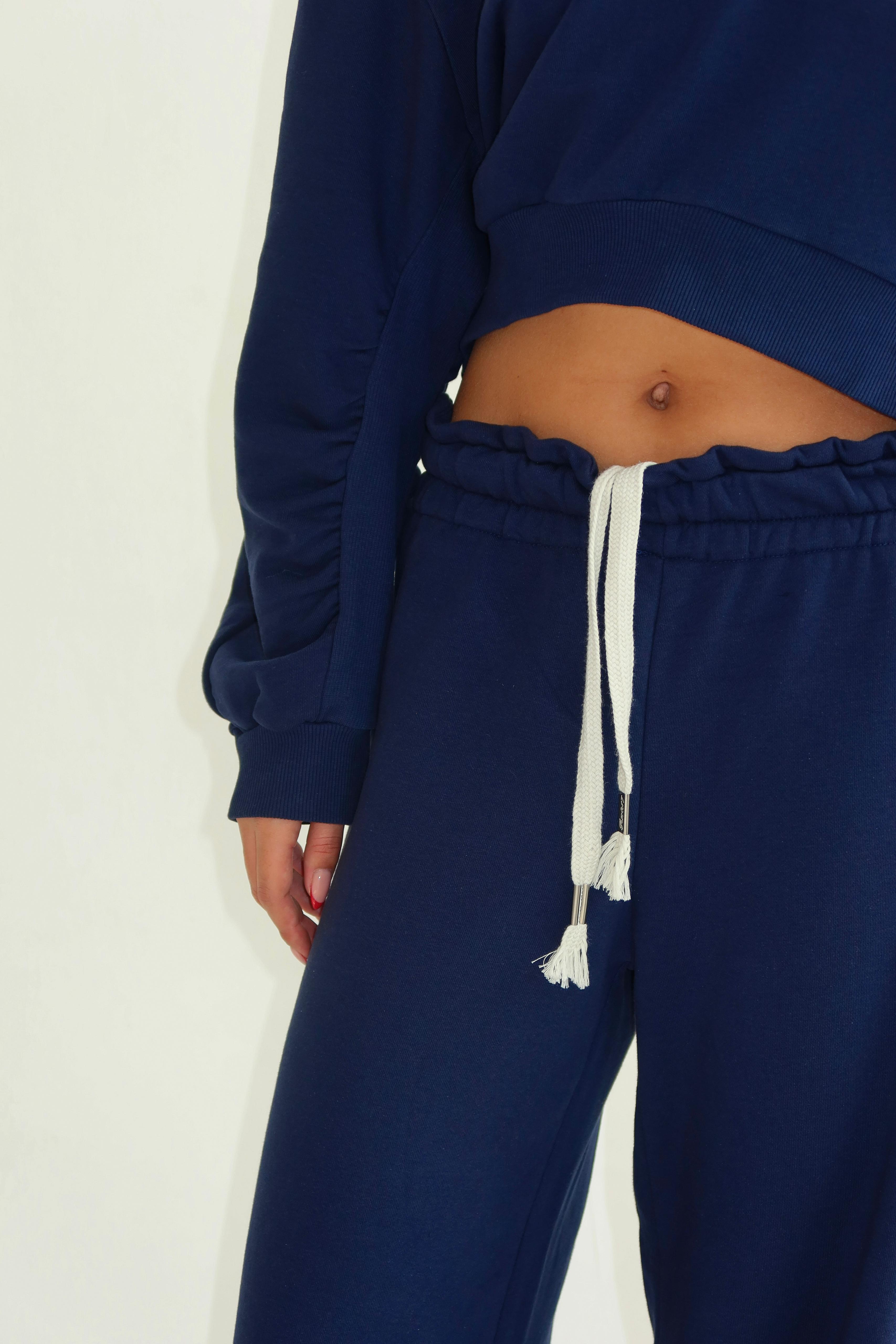 חליפת איוקו נייבי