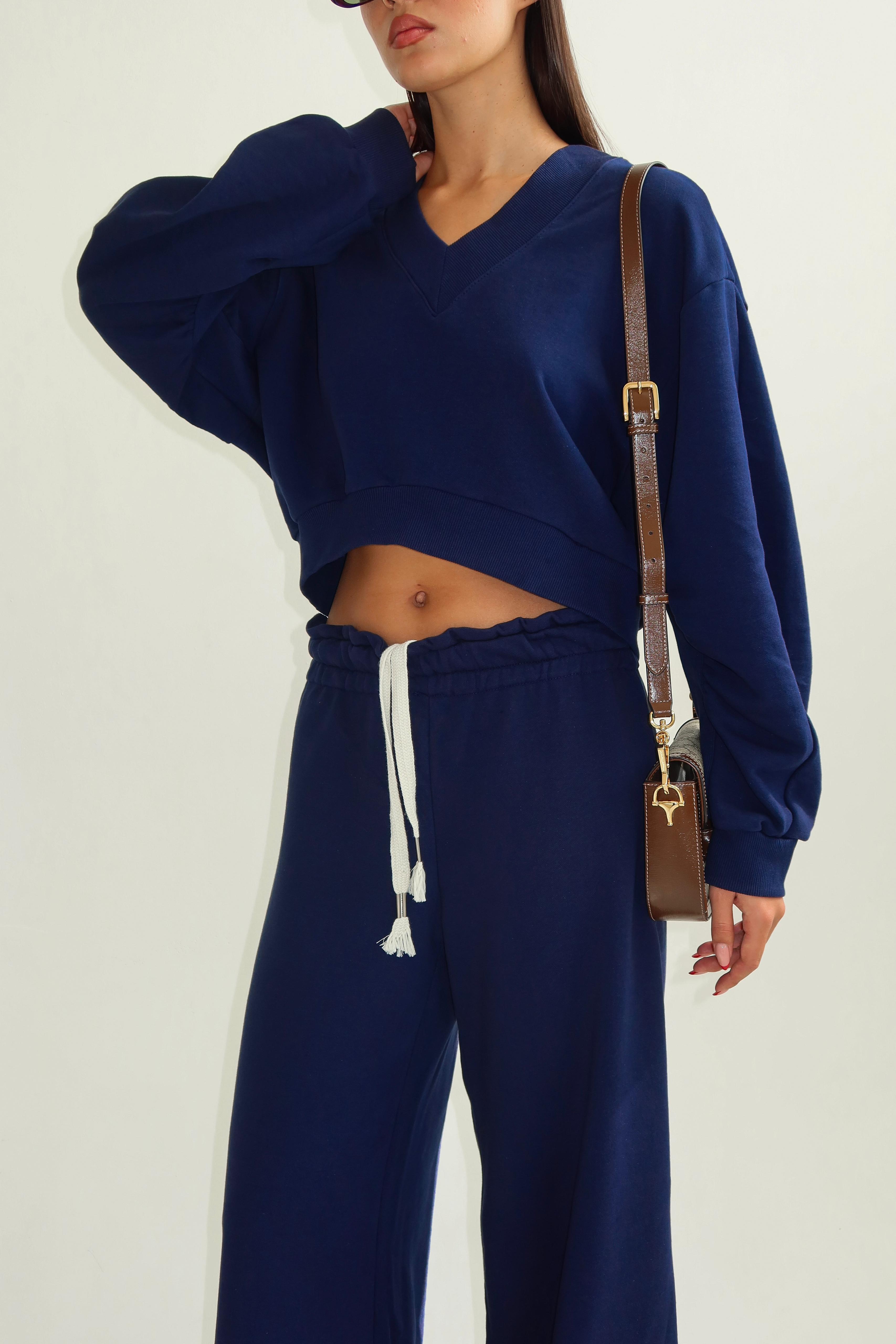 חליפת איוקו נייבי